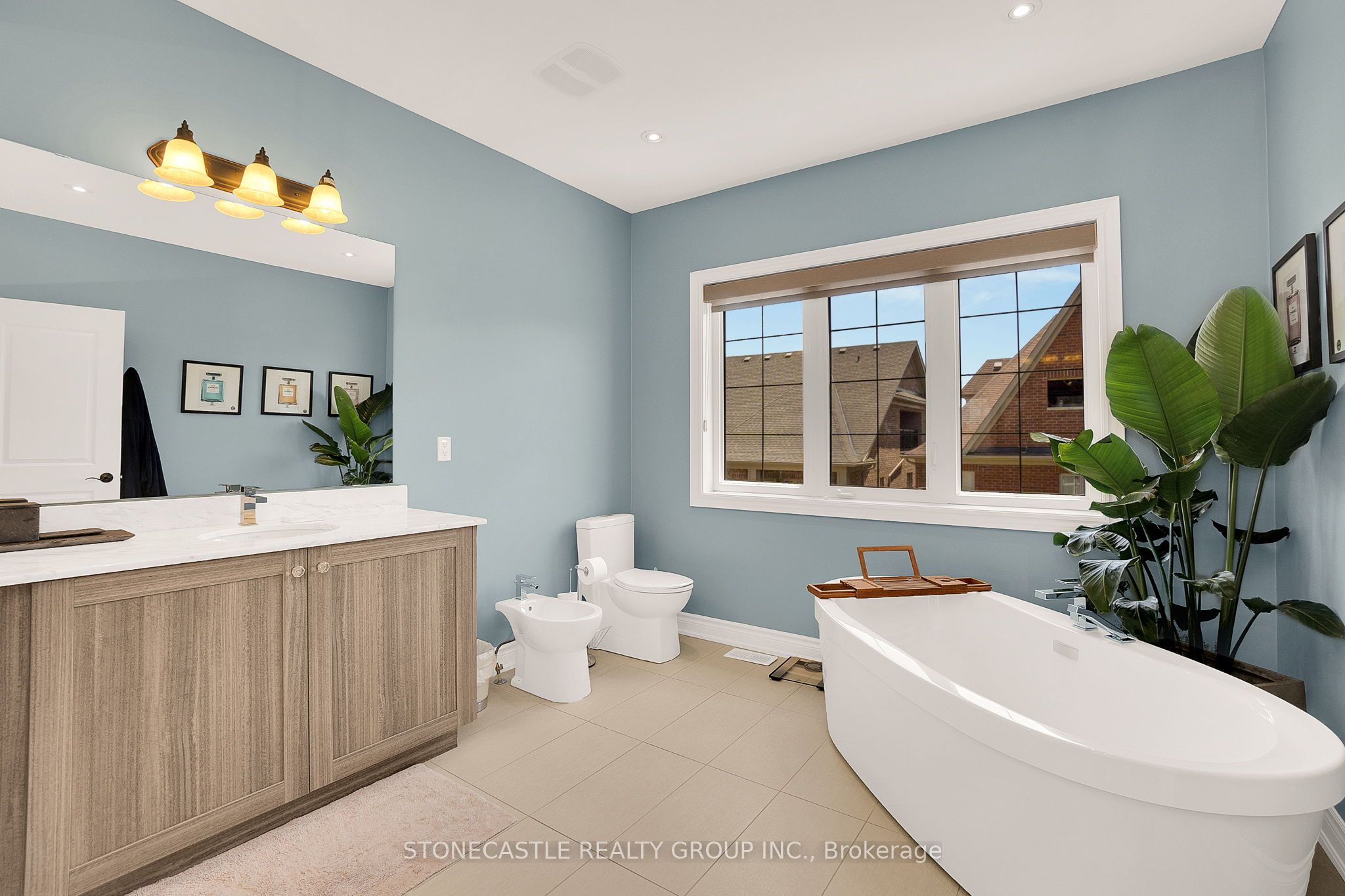 27 Mower Ave Property Photo 16