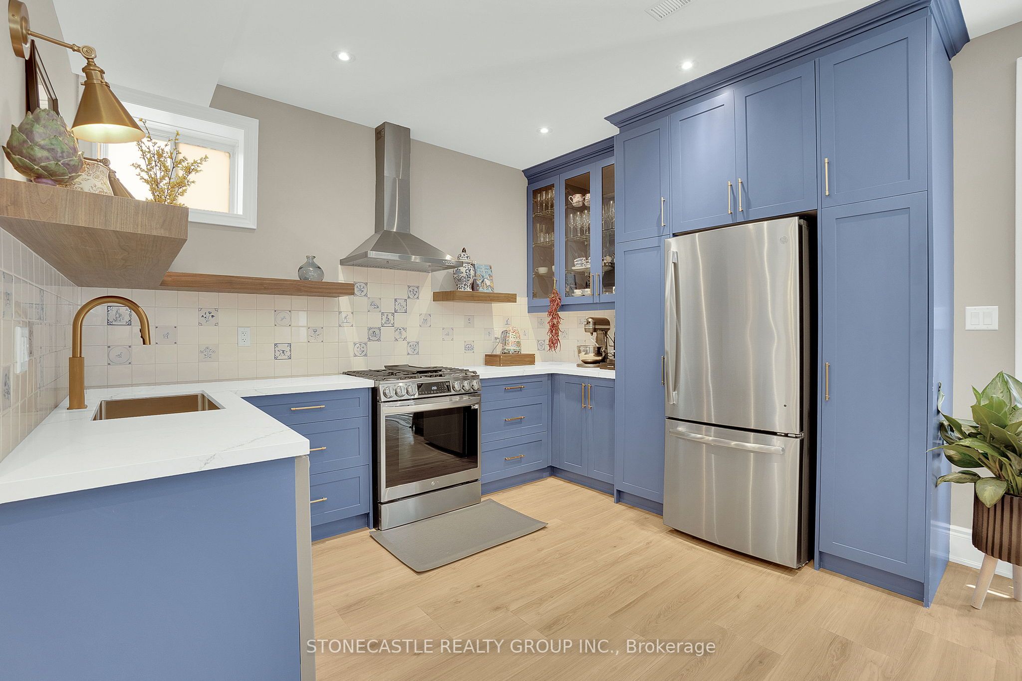 27 Mower Ave Property Photo 24