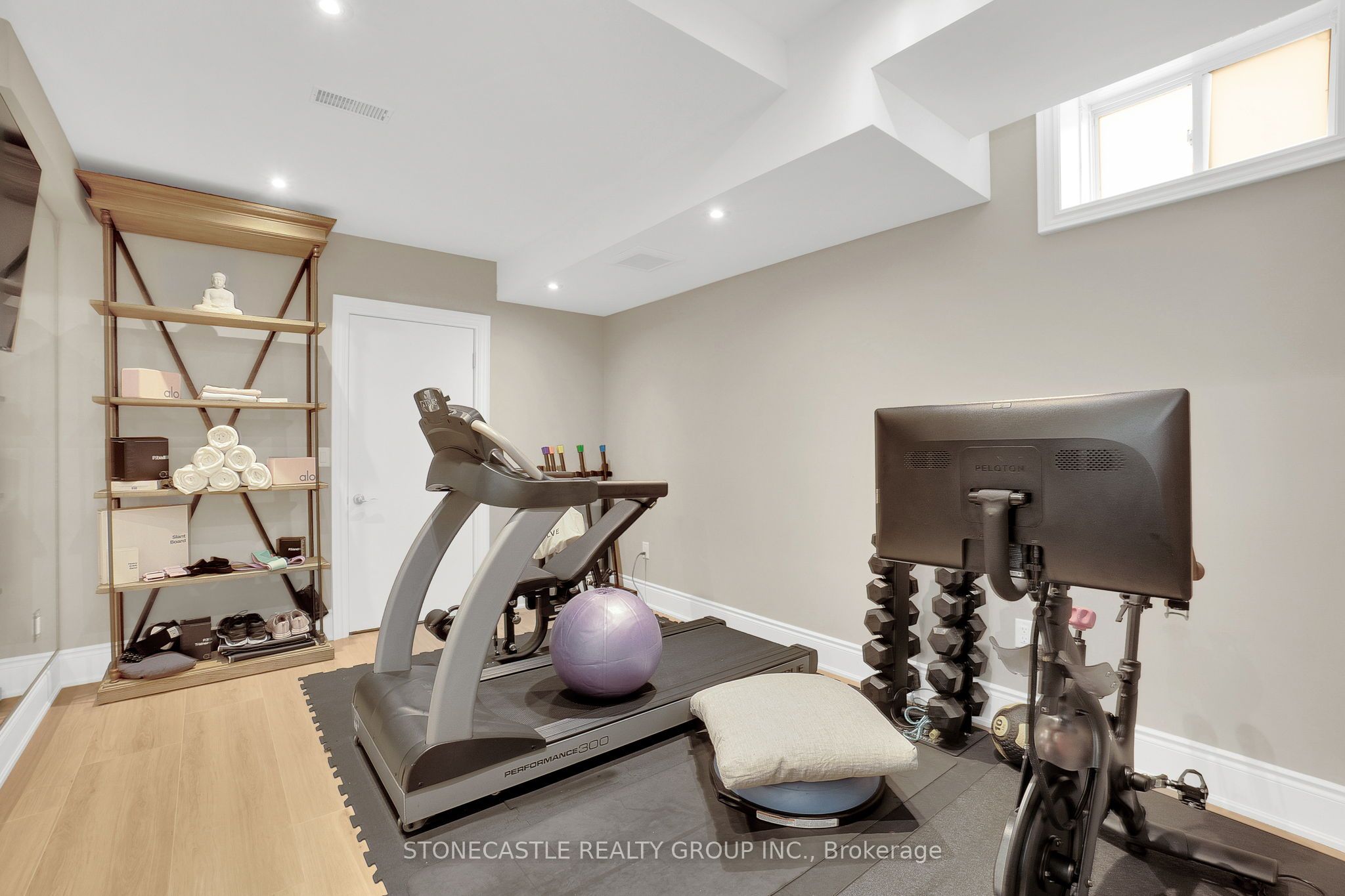 27 Mower Ave Property Photo 29