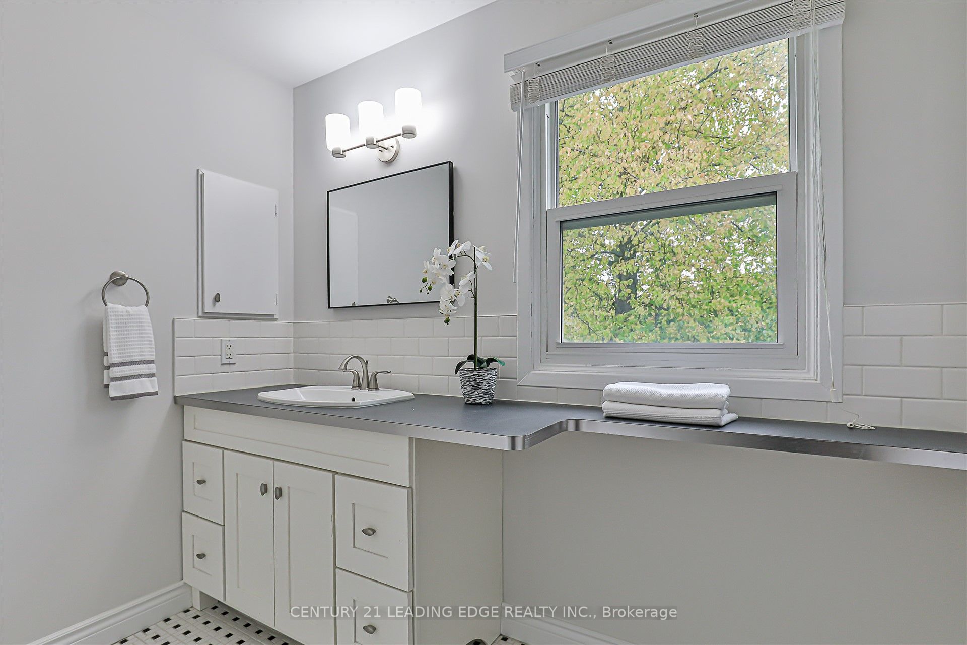 65 Karma Rd Property Photo 33