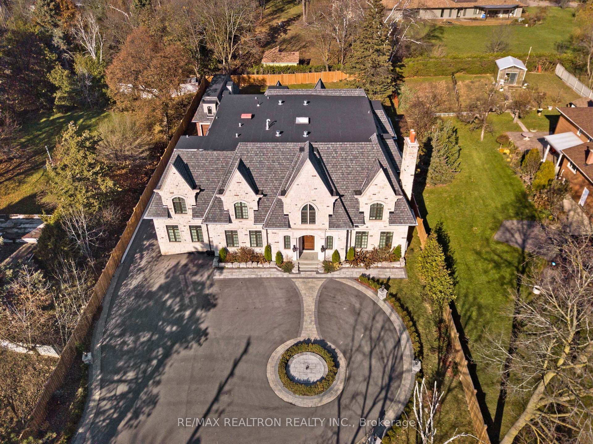 138 Centre Street Property Photo 8