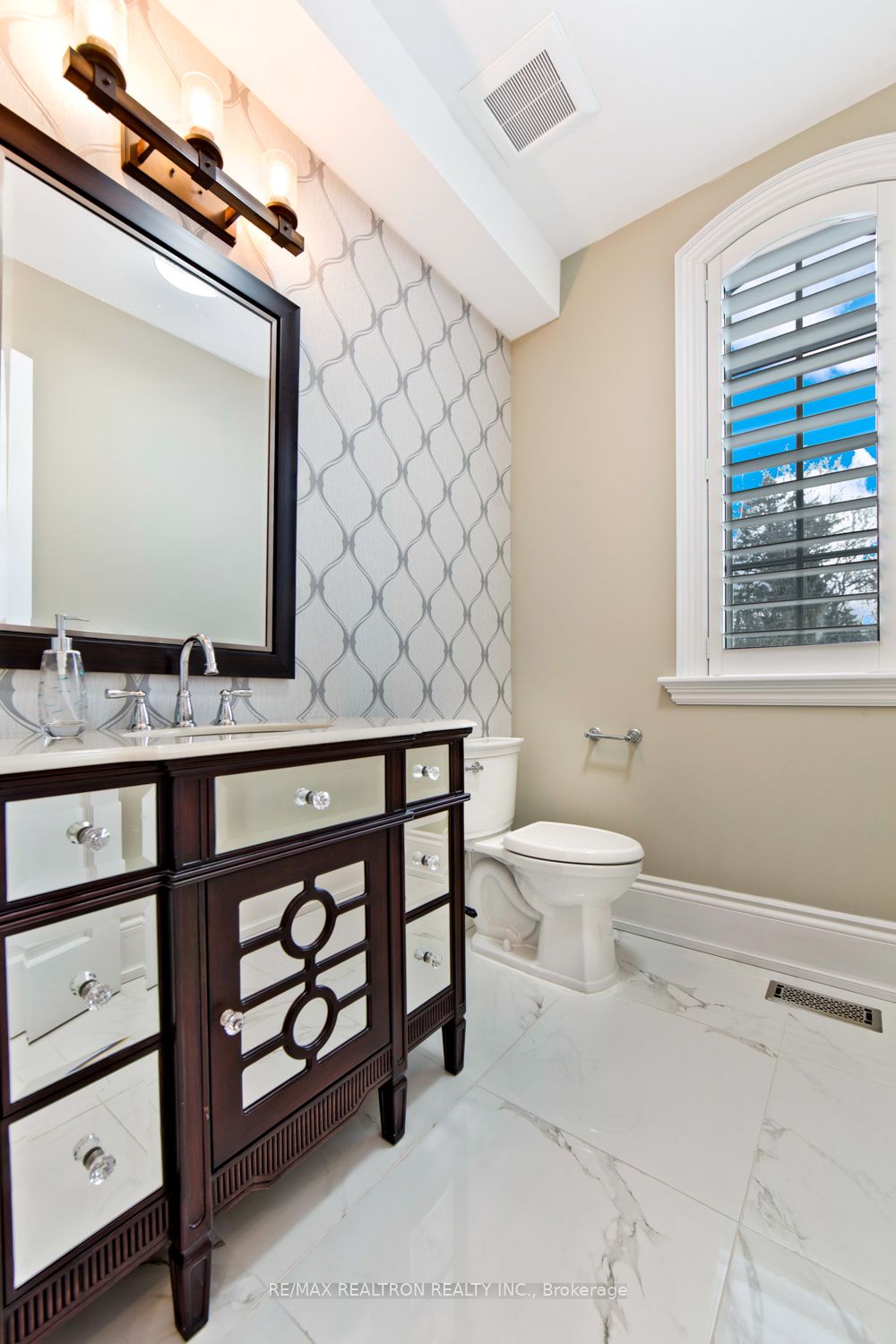 138 Centre Street Property Photo 22