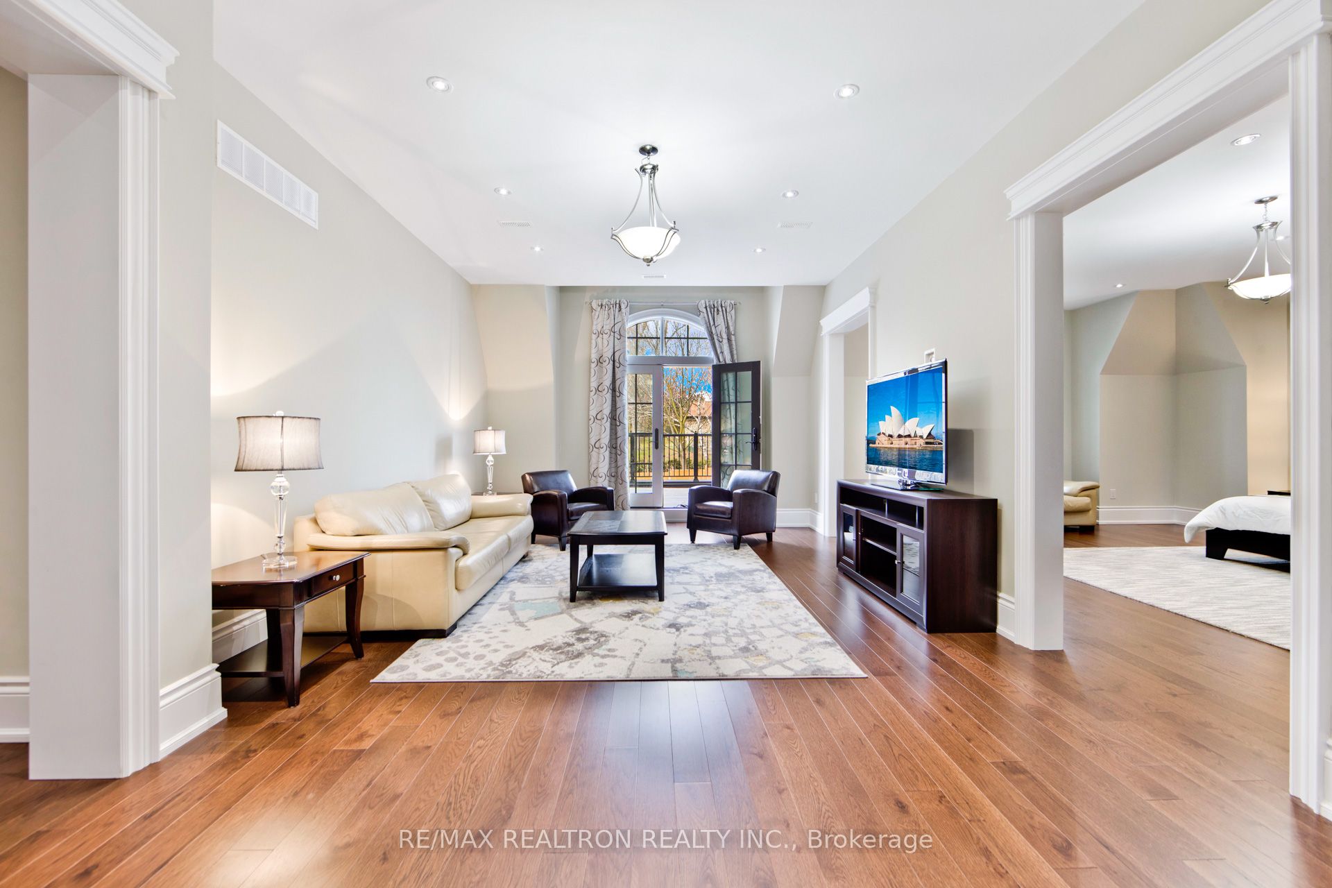 138 Centre Street Property Photo 23