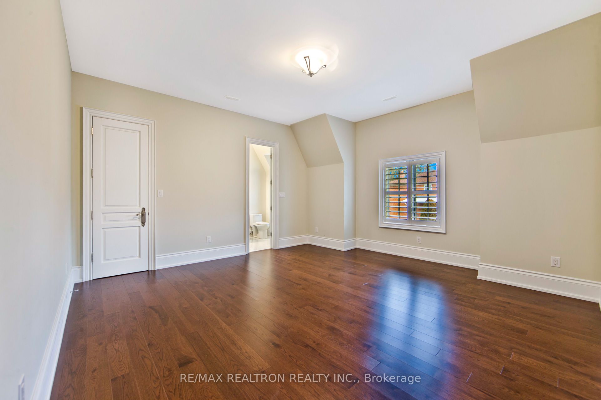 138 Centre Street Property Photo 29