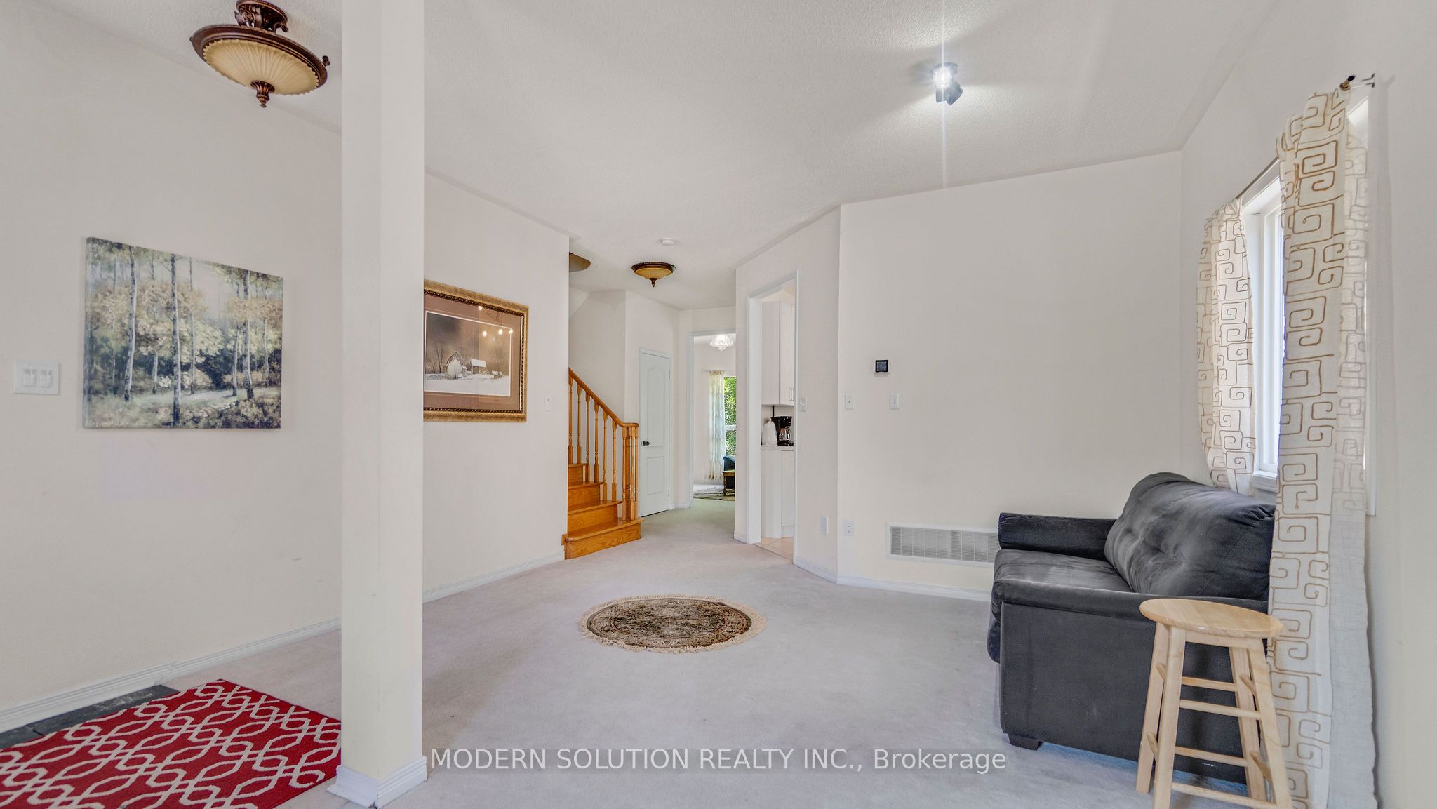 86 Lebovic Drive Property Photo 7