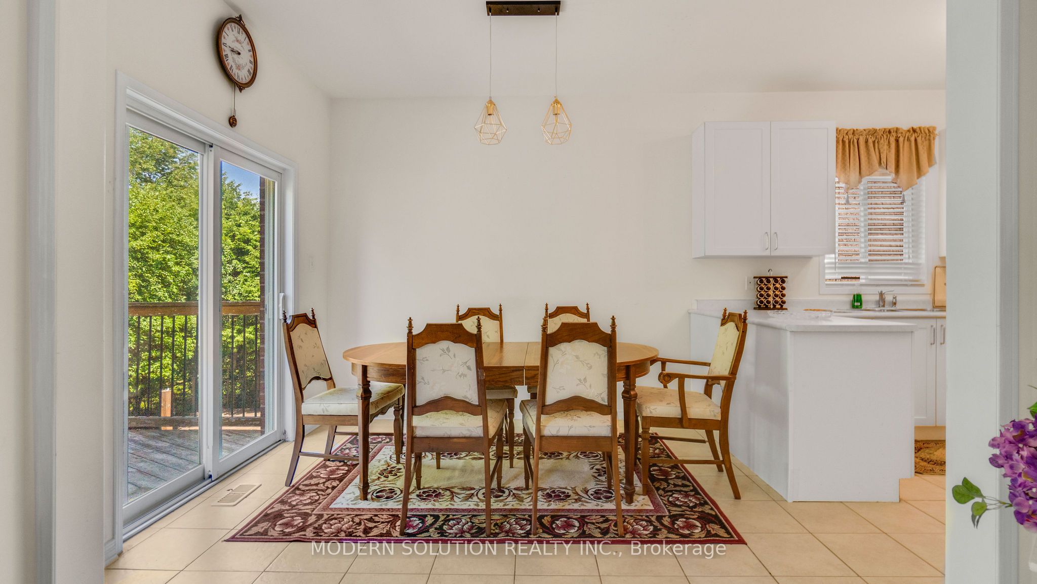 86 Lebovic Drive Property Photo 11