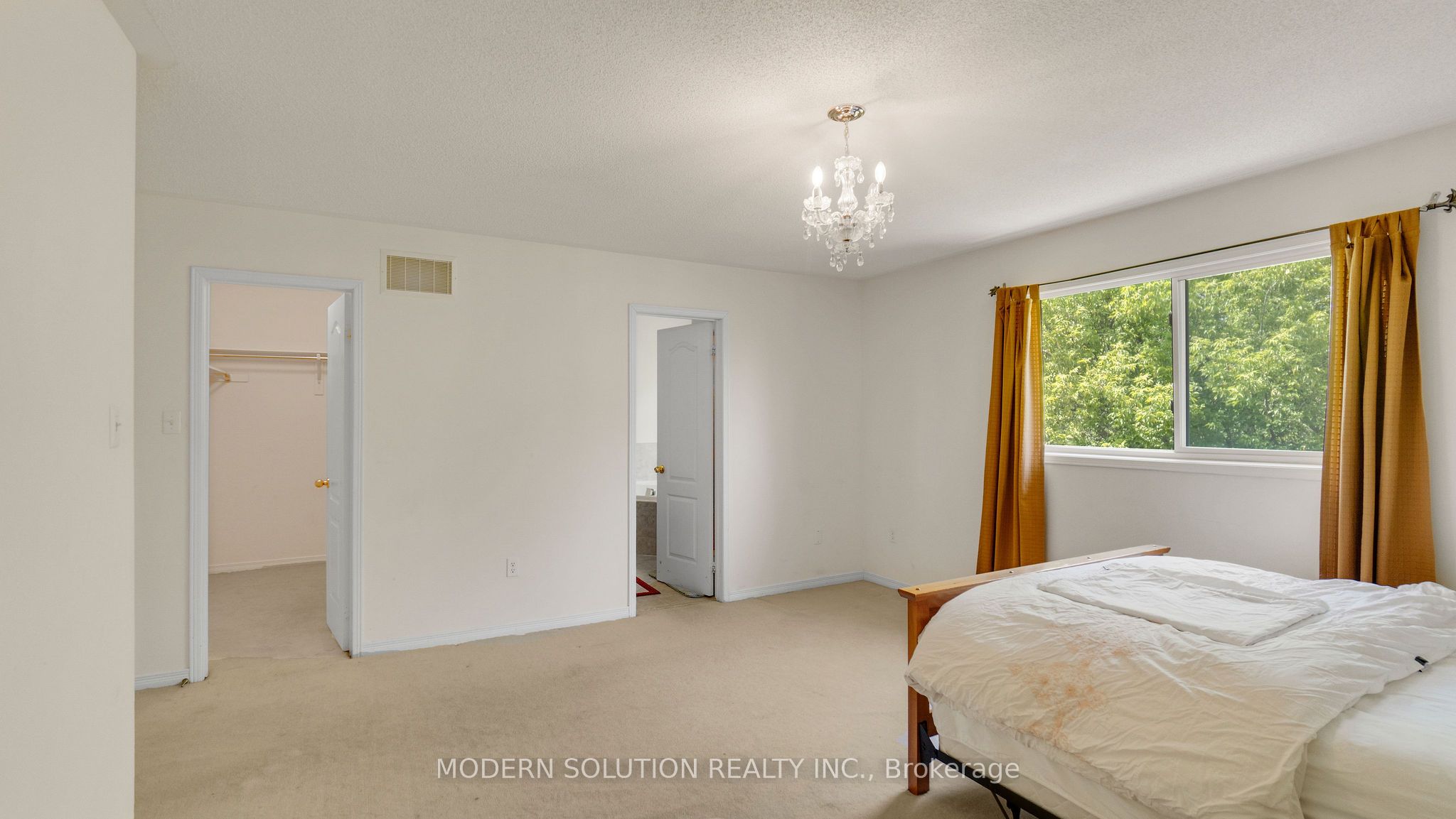 86 Lebovic Drive Property Photo 21