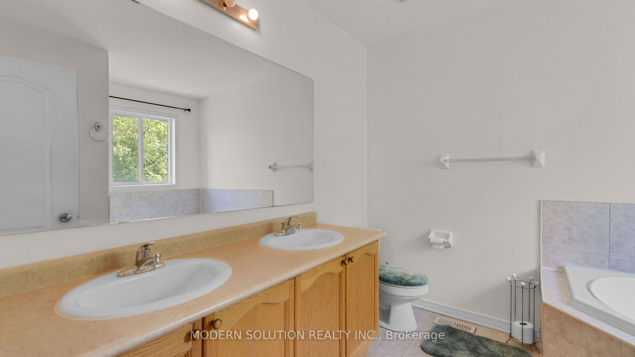 86 Lebovic Drive Property Photo 23