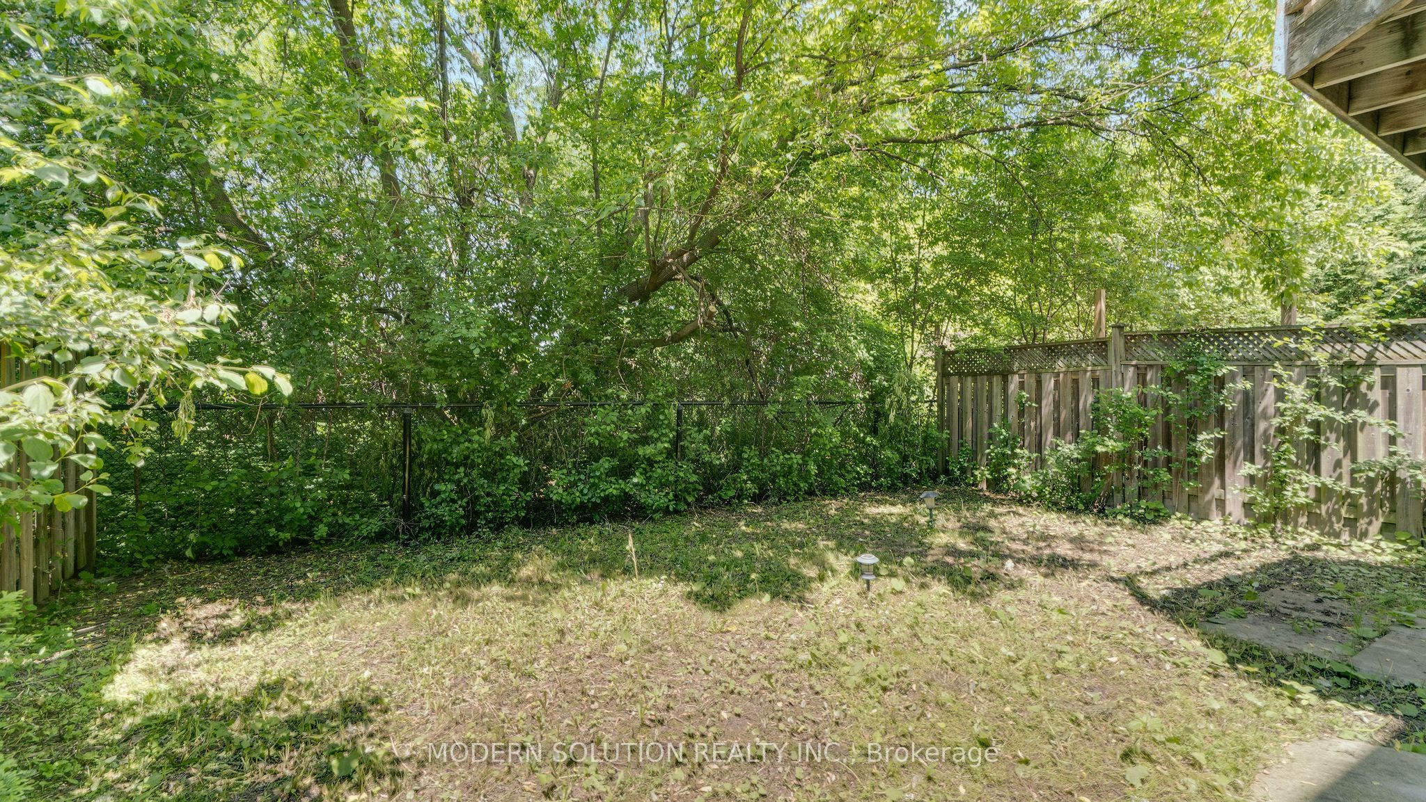 86 Lebovic Drive Property Photo 35