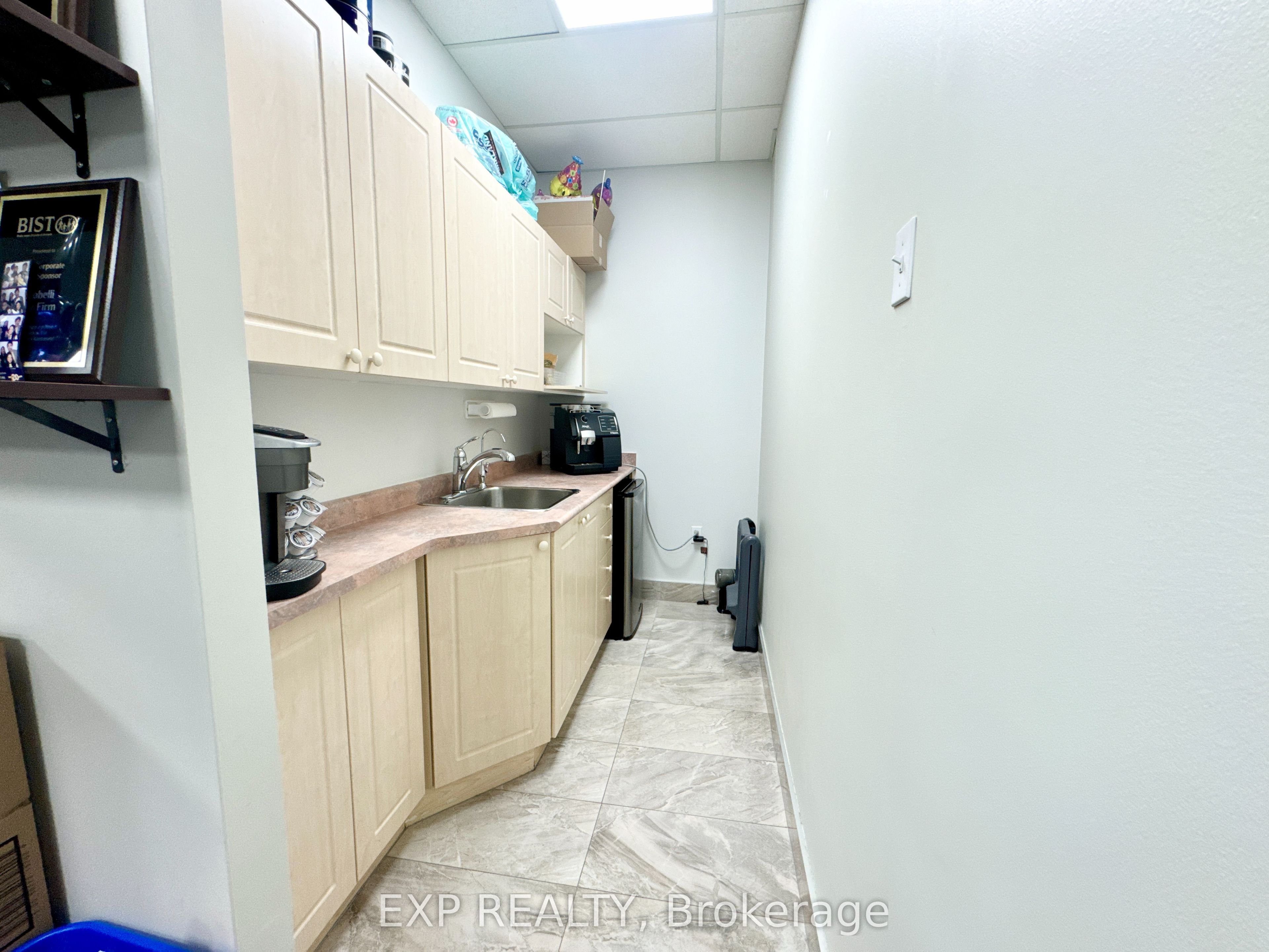 15 Wertheim Ct Property Photo 13