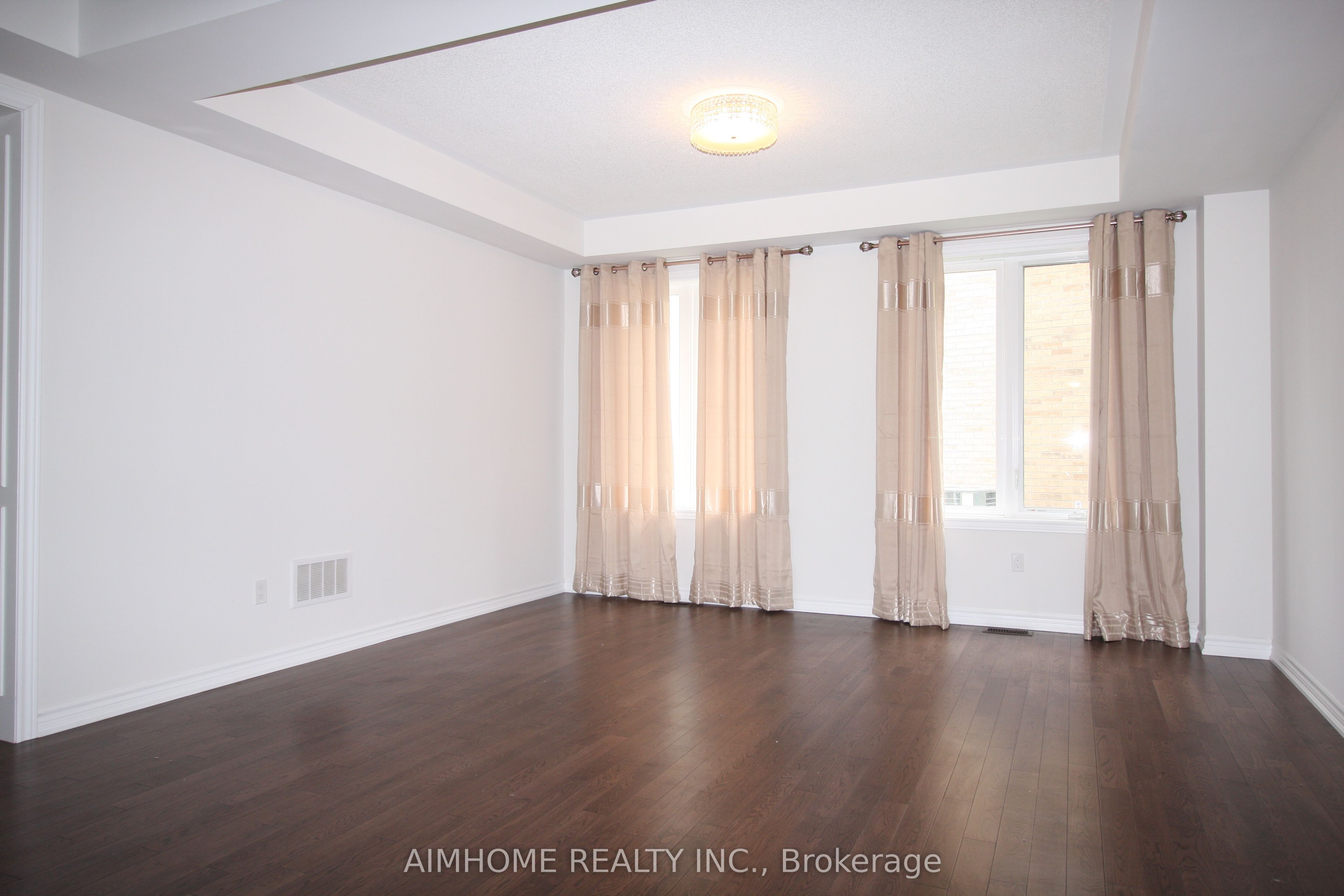 79 Mitchell Place Property Photo 3