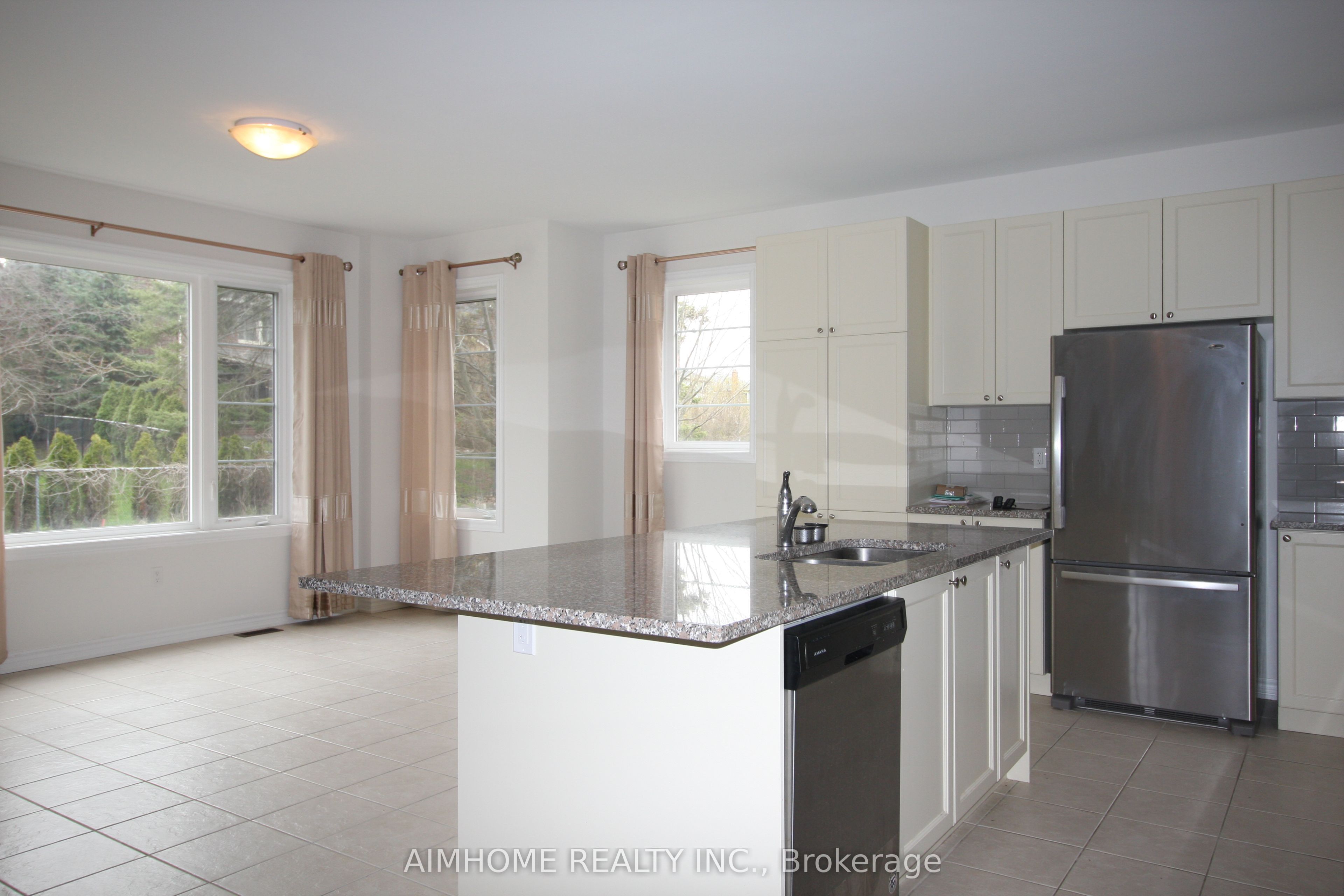 79 Mitchell Place Property Photo 4