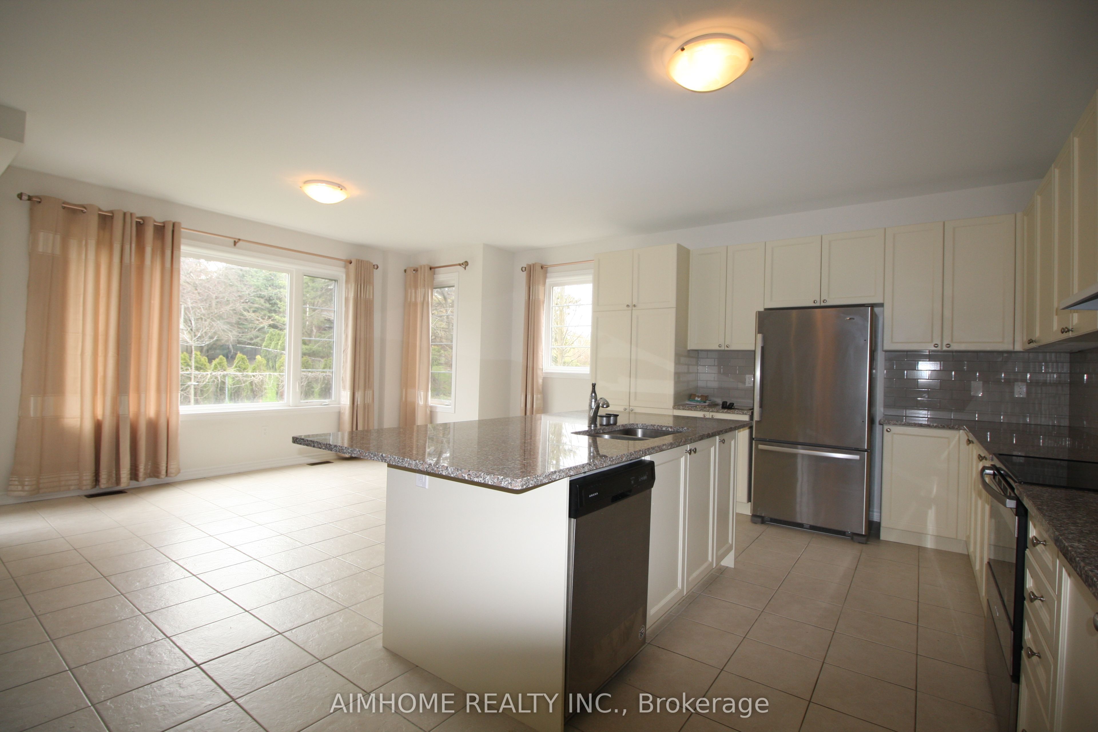 79 Mitchell Place Property Photo 5