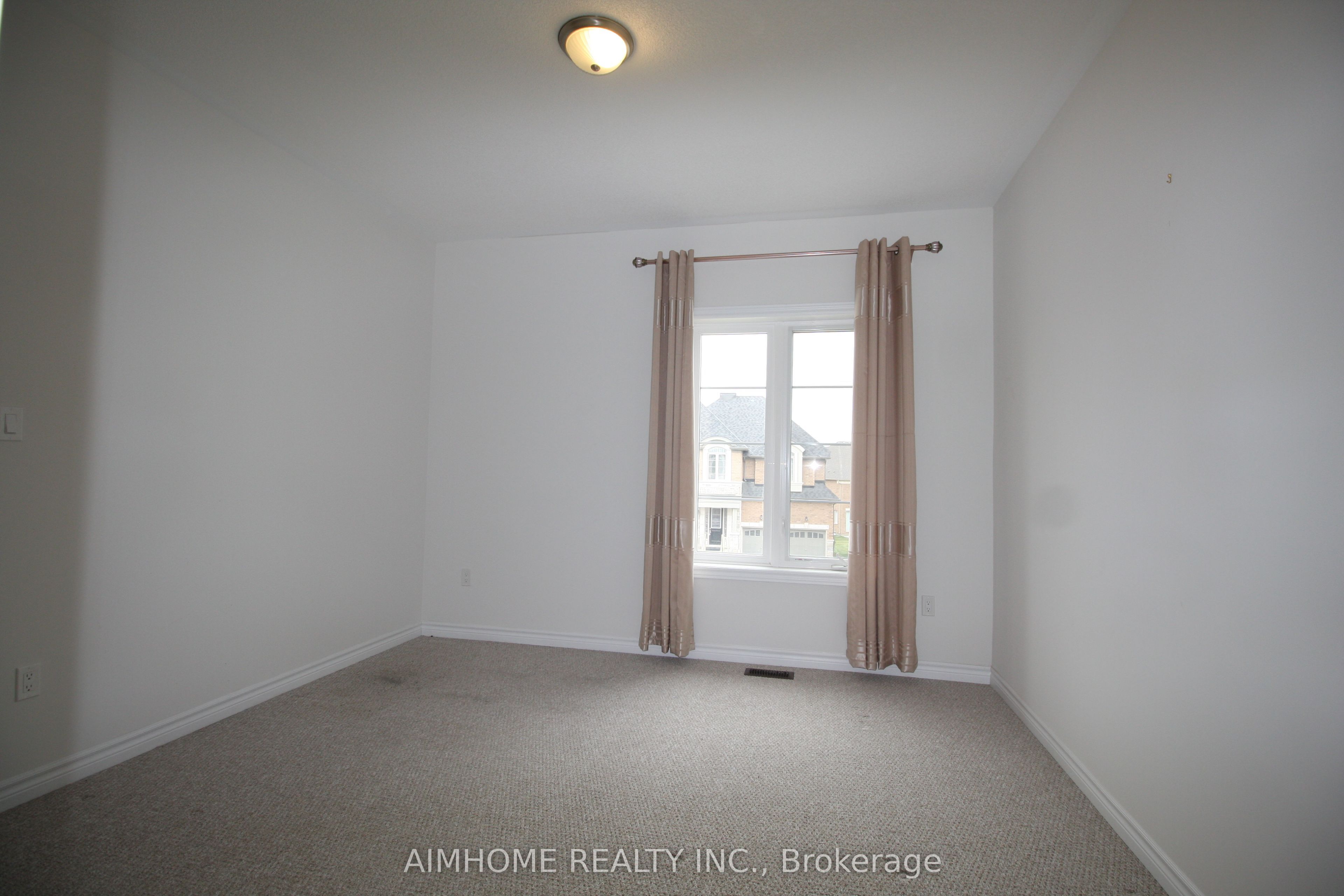 79 Mitchell Place Property Photo 18