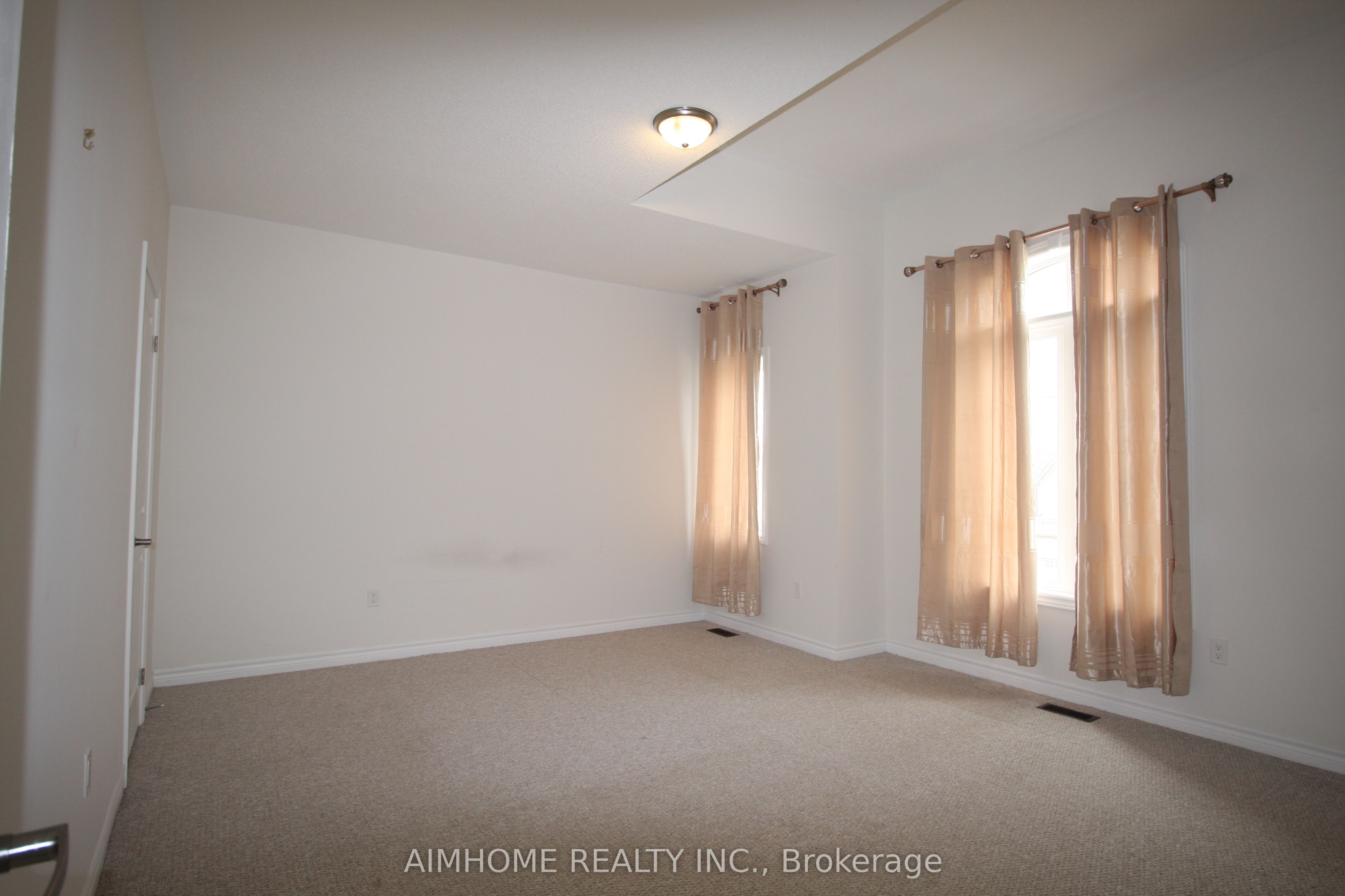 79 Mitchell Place Property Photo 20