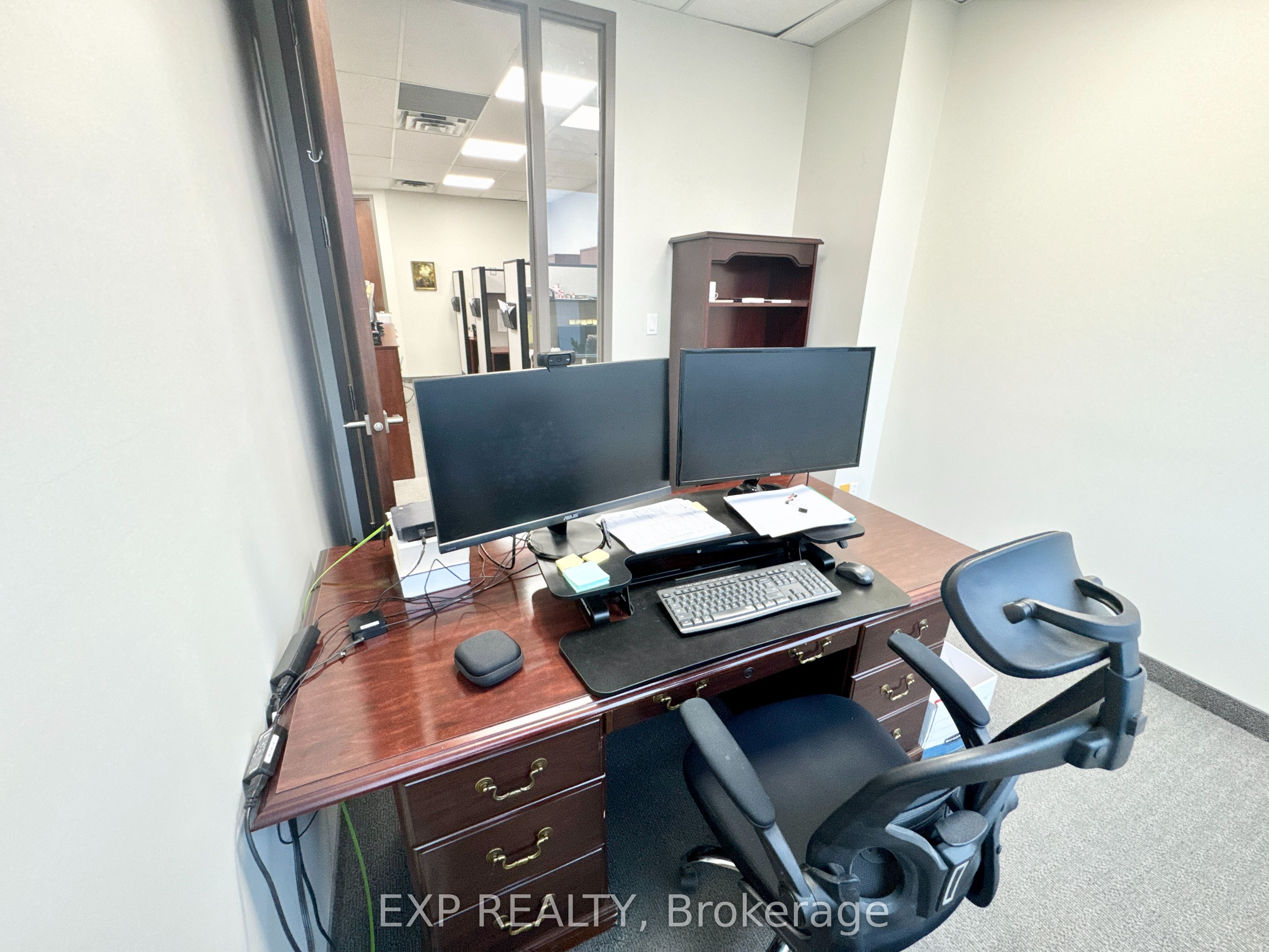 15 Wertheim Ct Property Photo 5