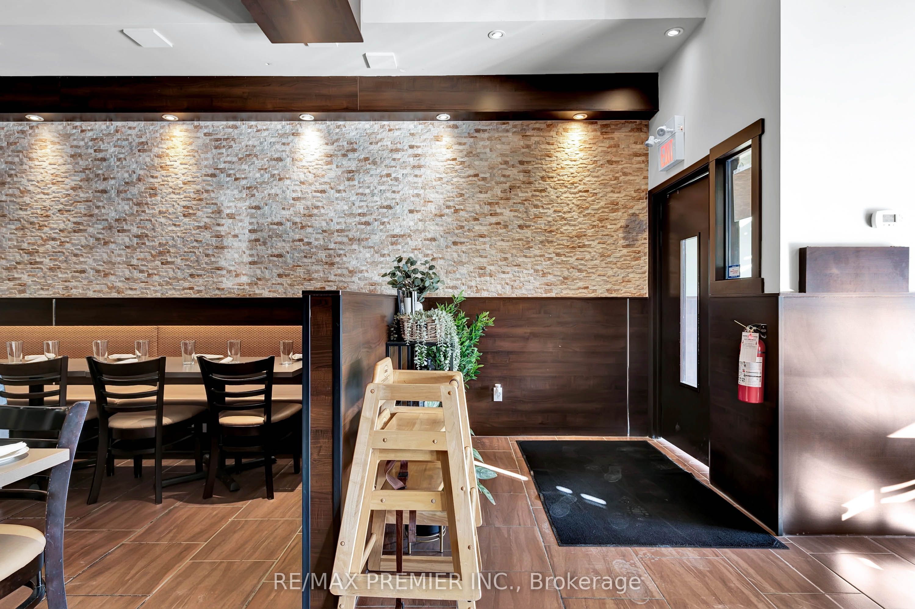 4000 Steeles Ave W Property Photo 6