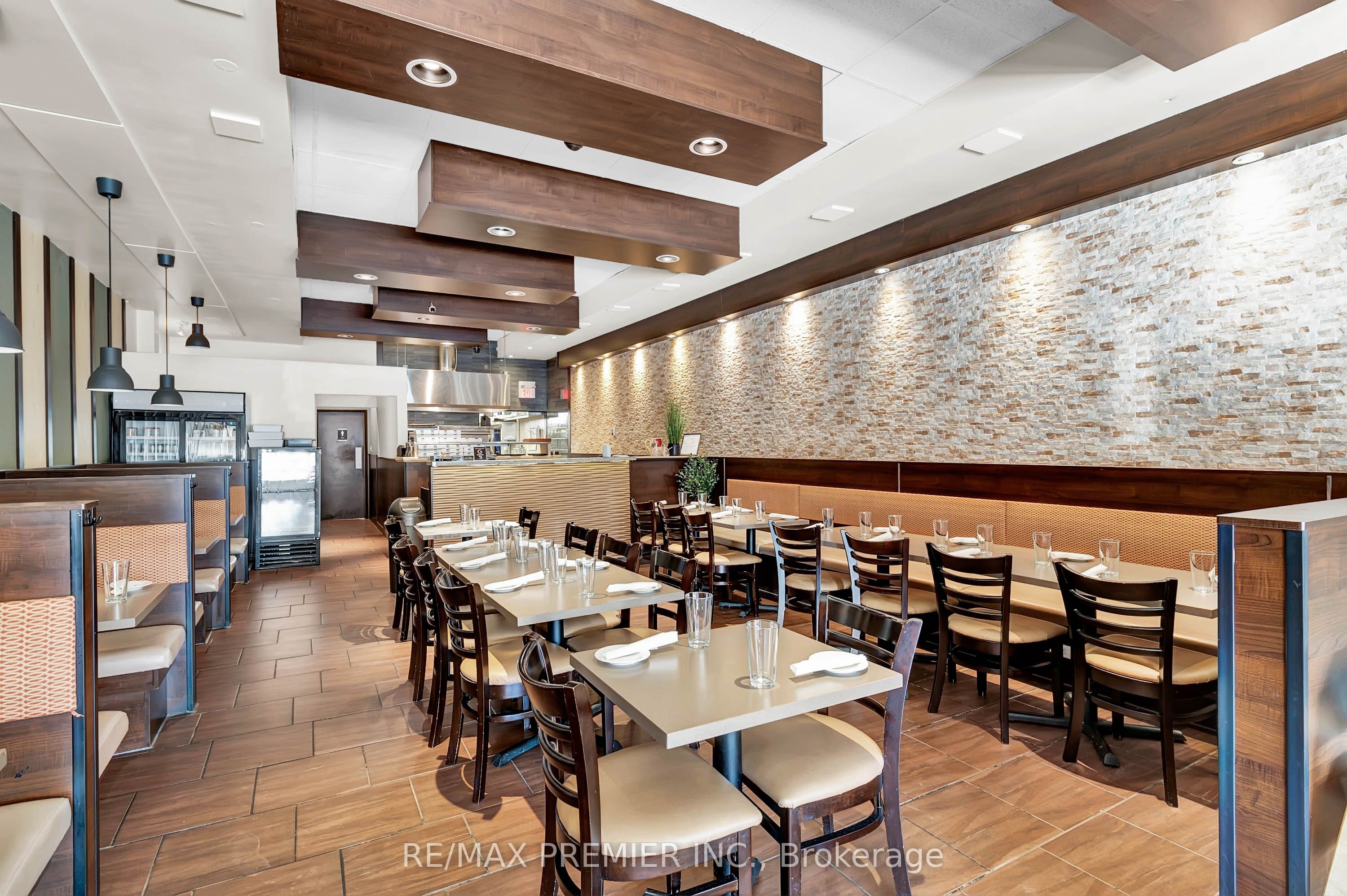 4000 Steeles Ave W Property Photo 9