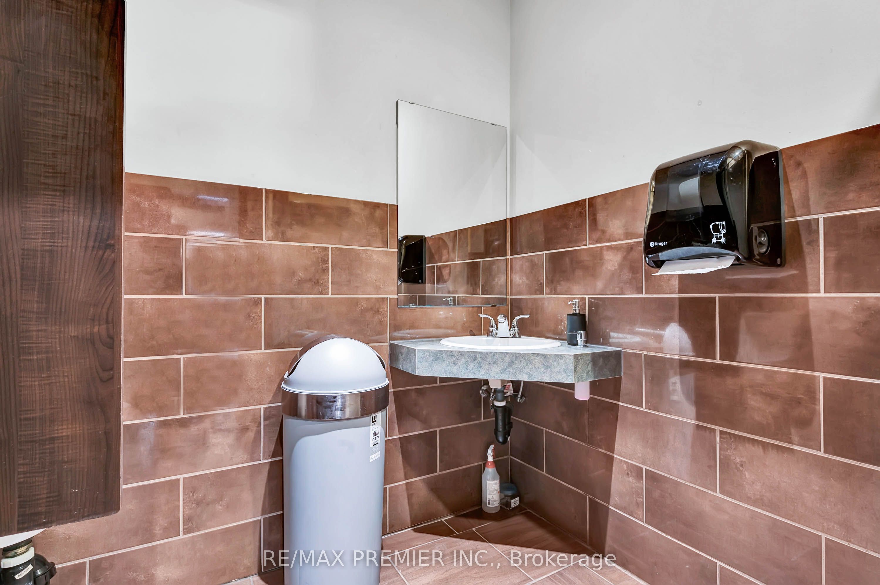 4000 Steeles Ave W Property Photo 14