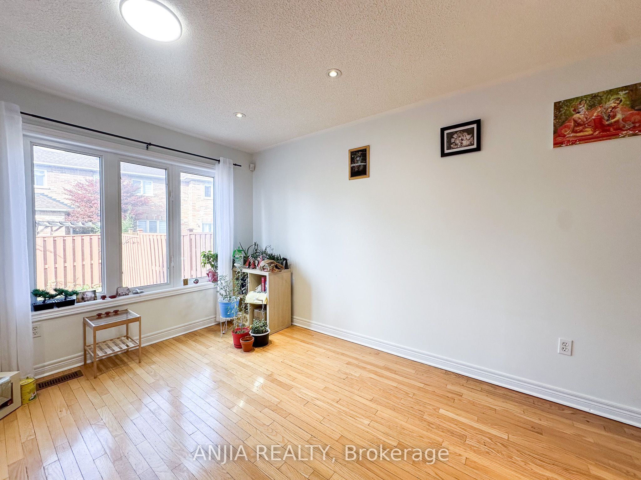 40 Cathmar Dr Property Photo 5