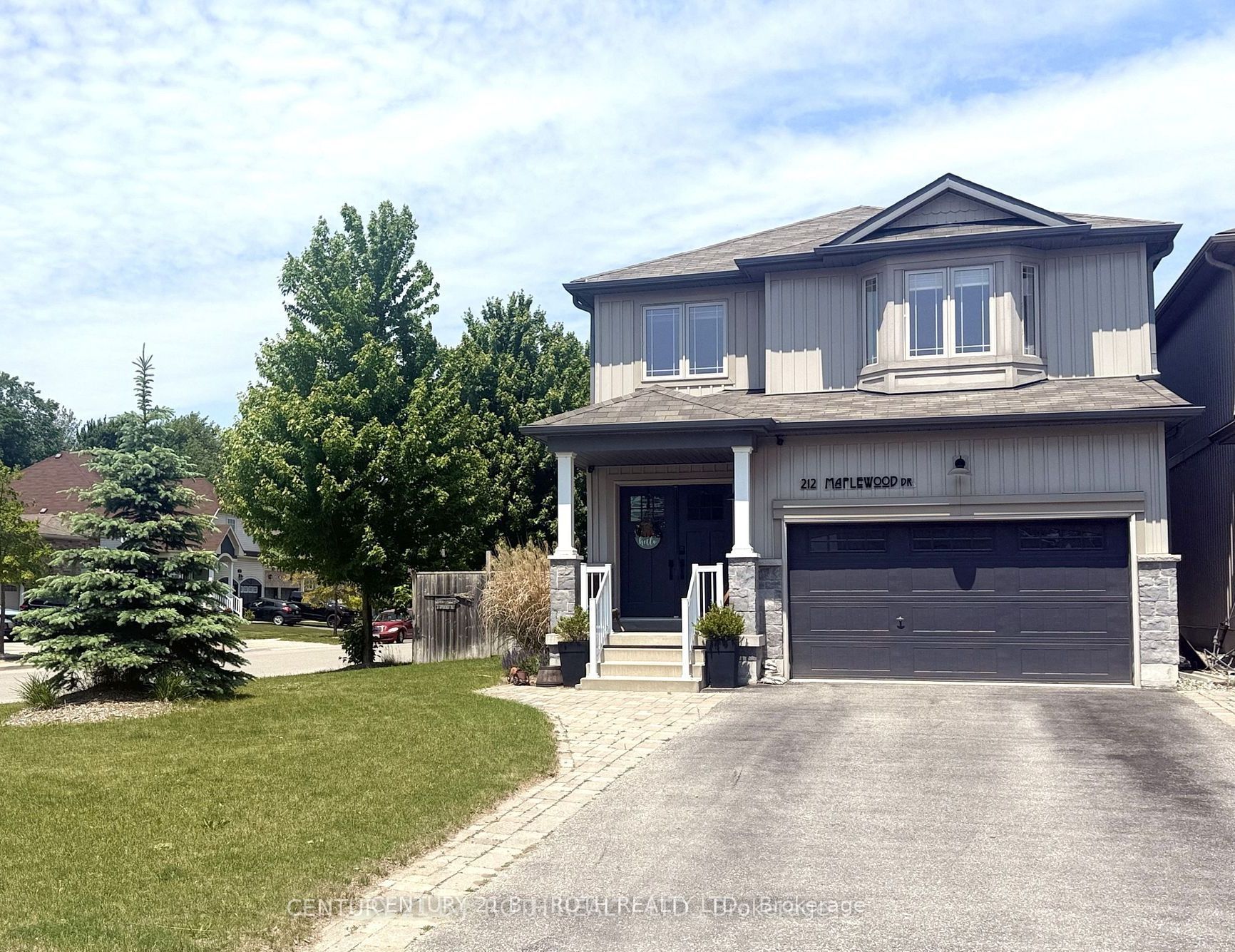 212 Maplewood Drive Property Photo 1