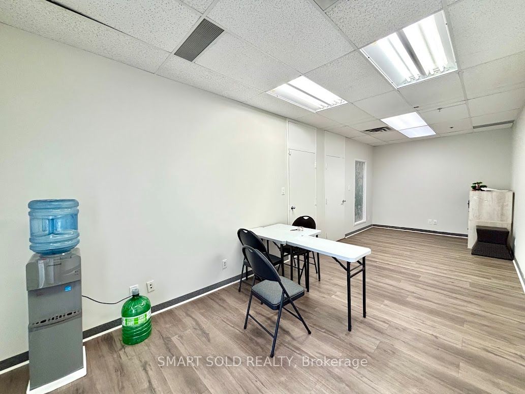 40 Vogell Road 6 Property Photo 4