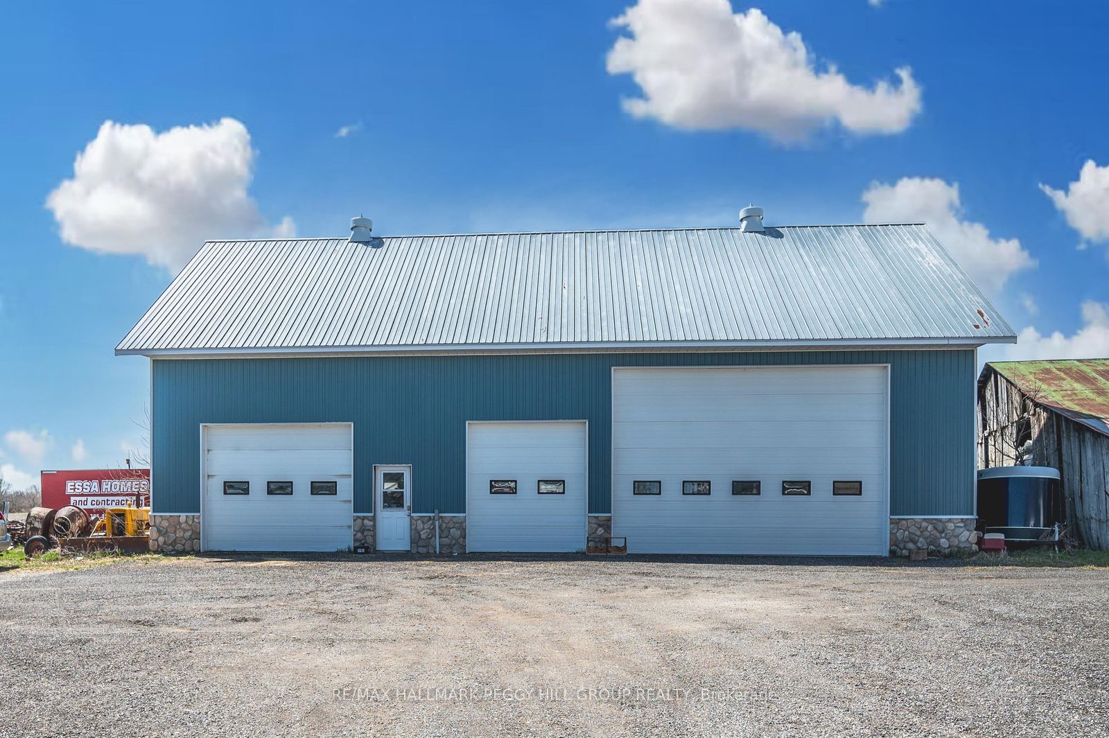 8464 6th Line Property Photo 4