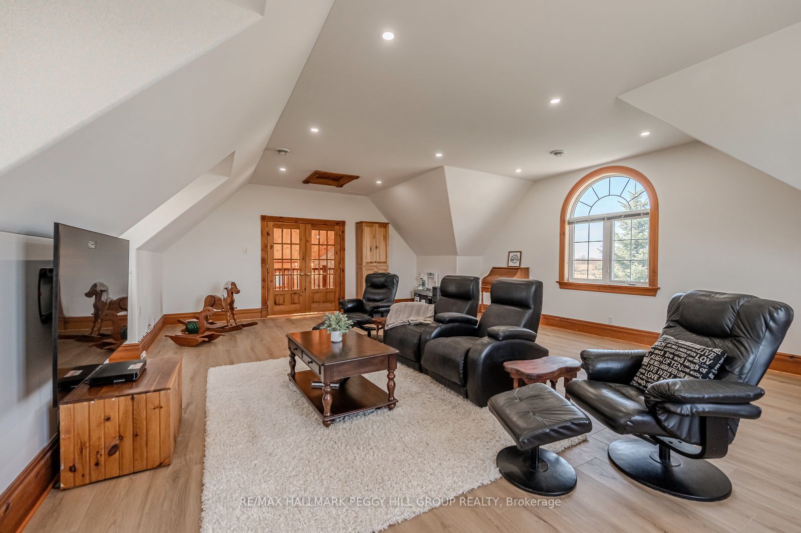 8464 6th Line Property Photo 14