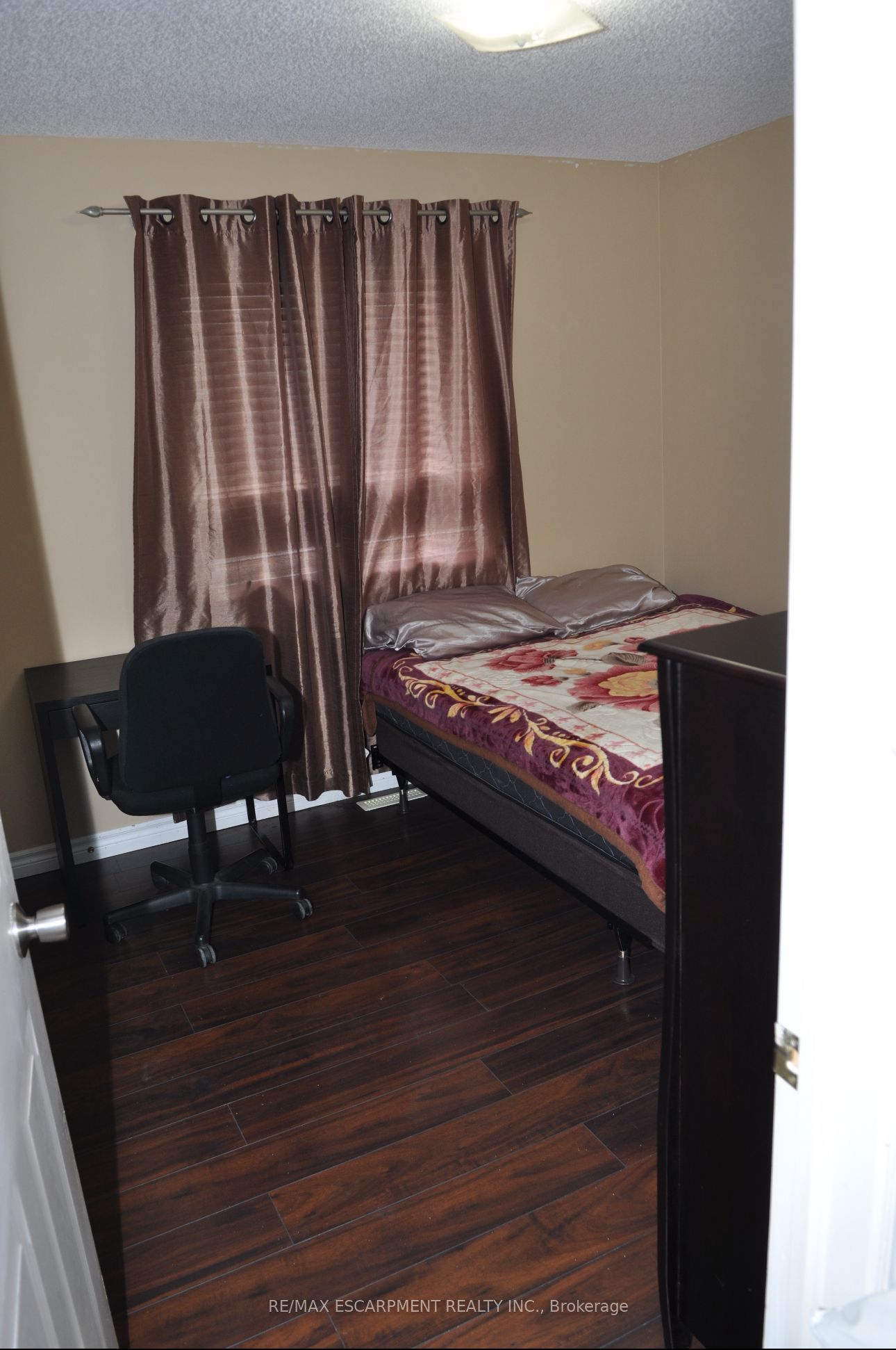 52 Arlington Drive Property Photo 6