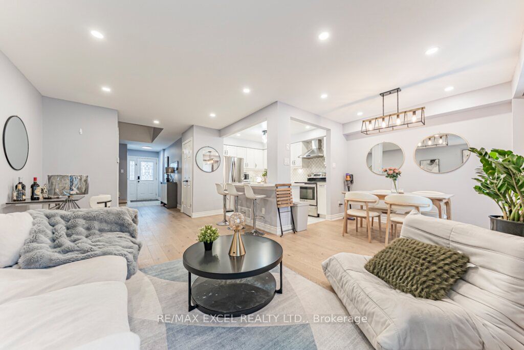 15 Knightsbridge Way Property Photo 1