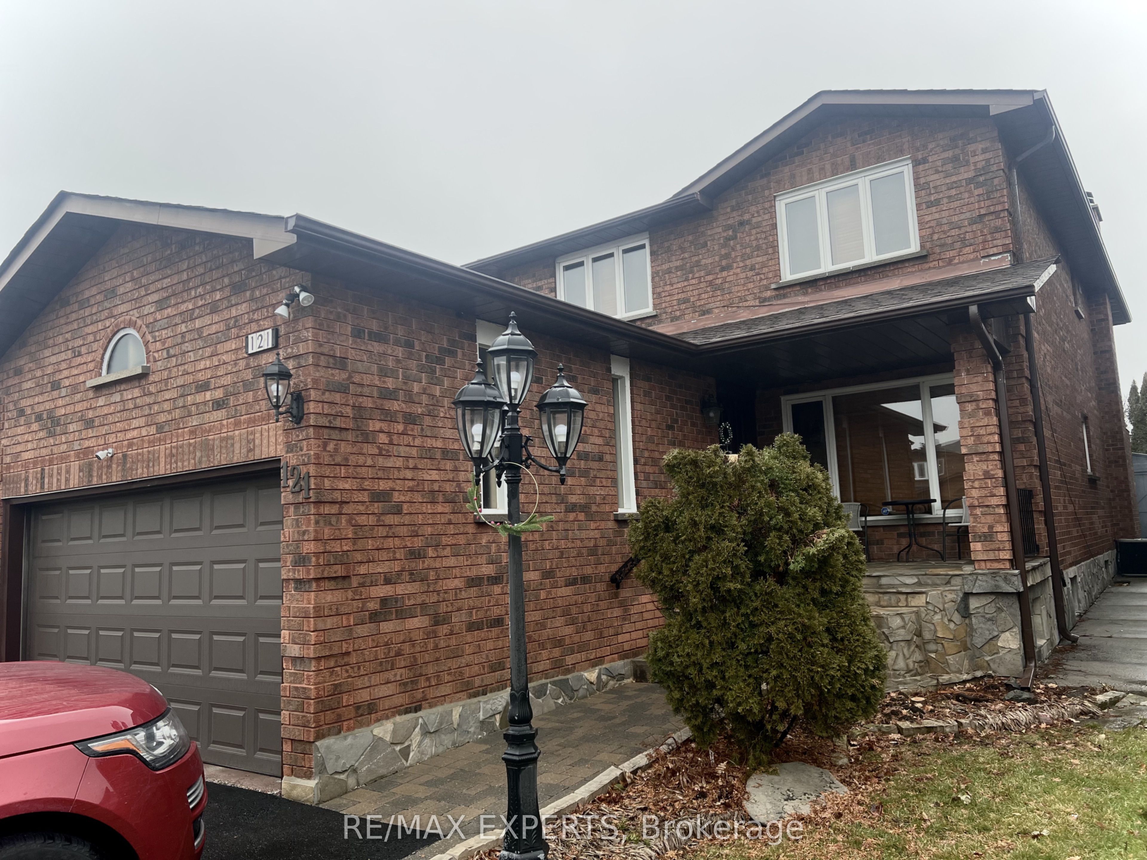 121 Jackman Cres Property Photo 1