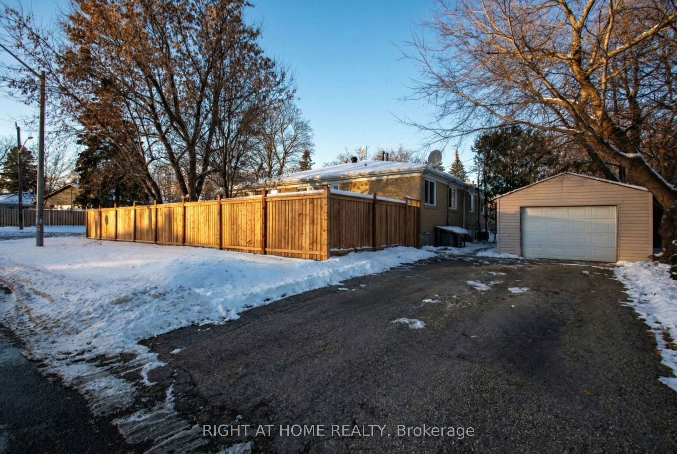 303 Blue Grass Boulevard Property Photo 1