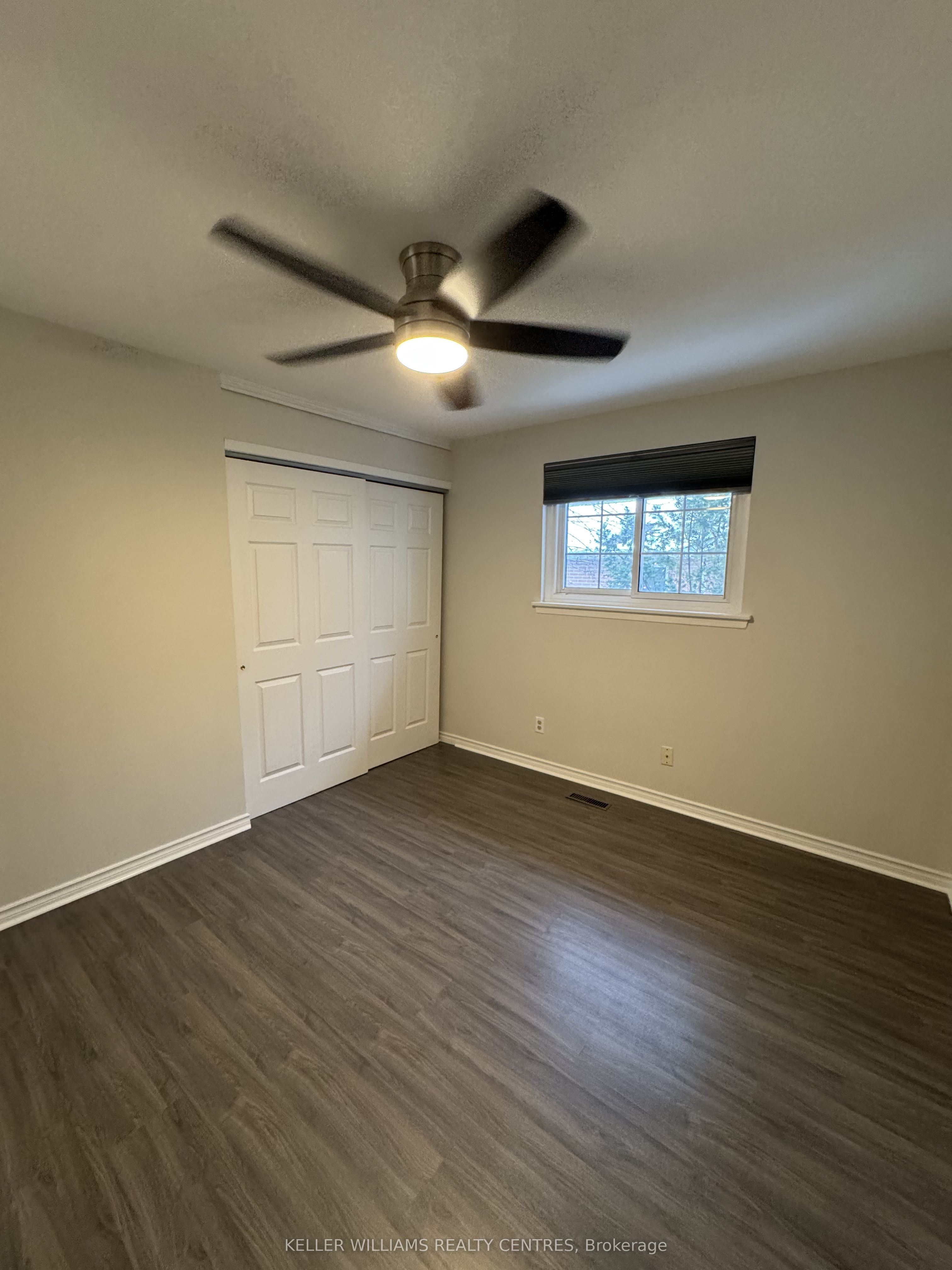 691 Irwin Cres Property Photo 10