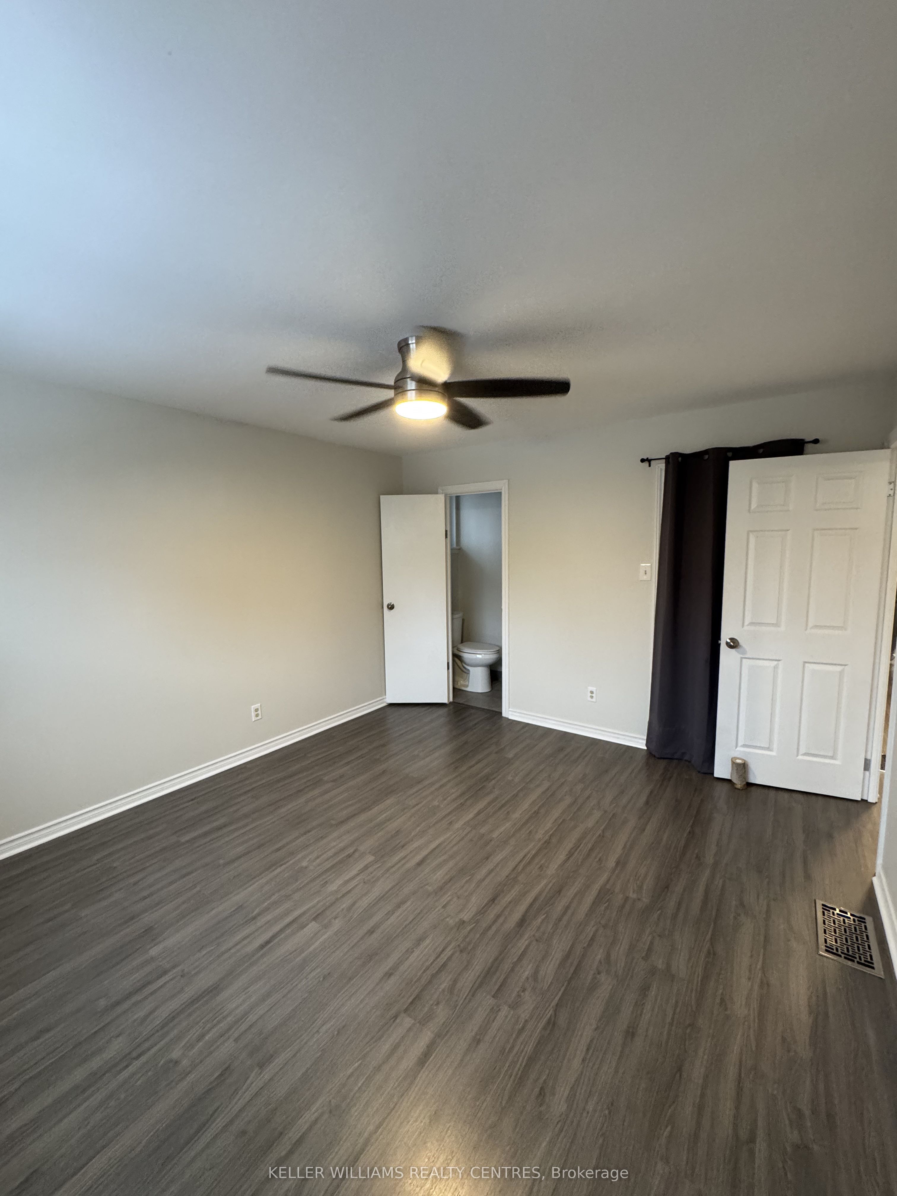 691 Irwin Cres Property Photo 18