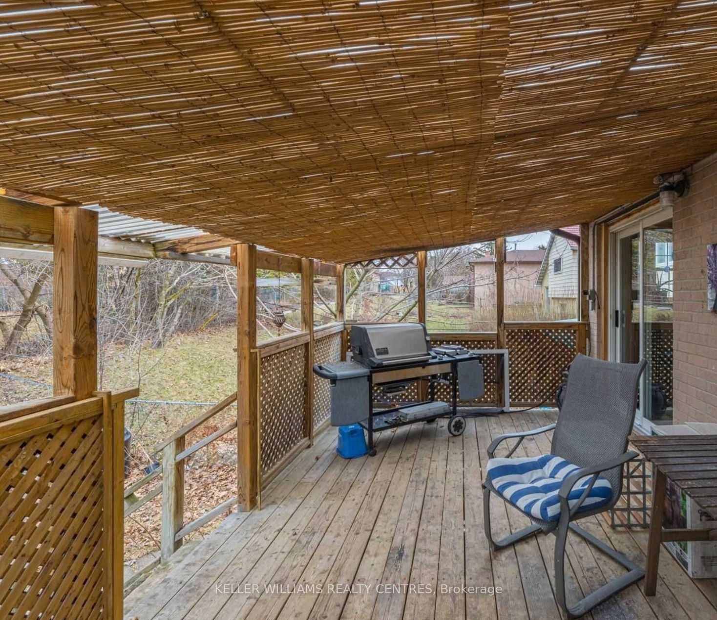 691 Irwin Cres Property Photo 20