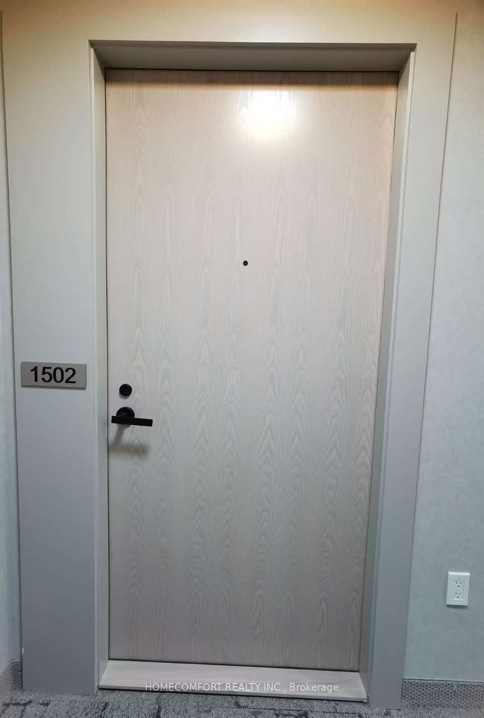 8 Interchange Way Property Photo 1