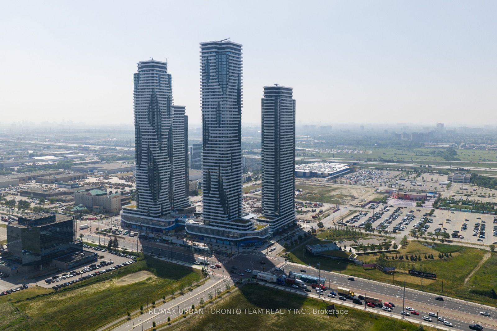 8 Interchange Way Property Photo 1
