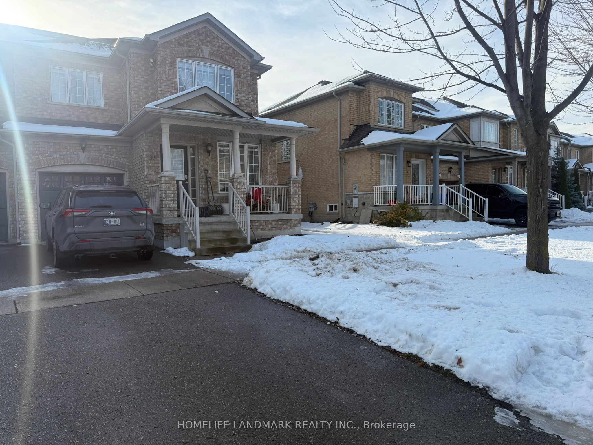 33 Silver Linden Dr Property Photo 1