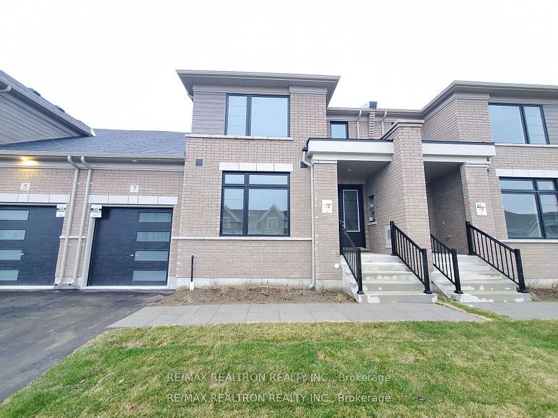 7 Mayapple St Property Photo 1
