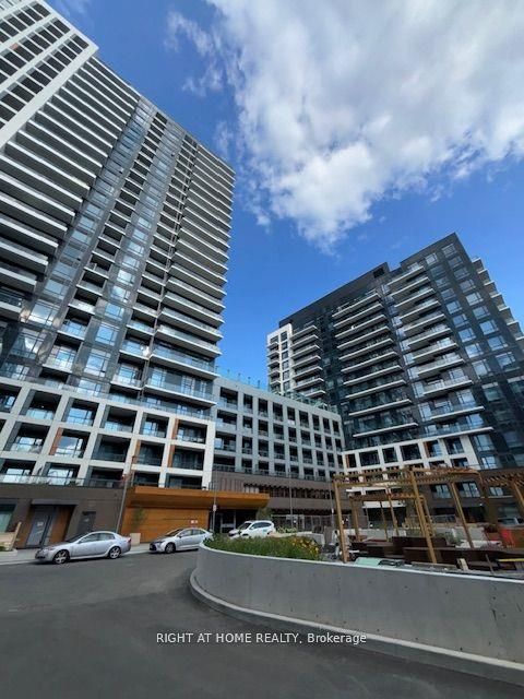8 Beverley Glen Blvd Property Photo 1