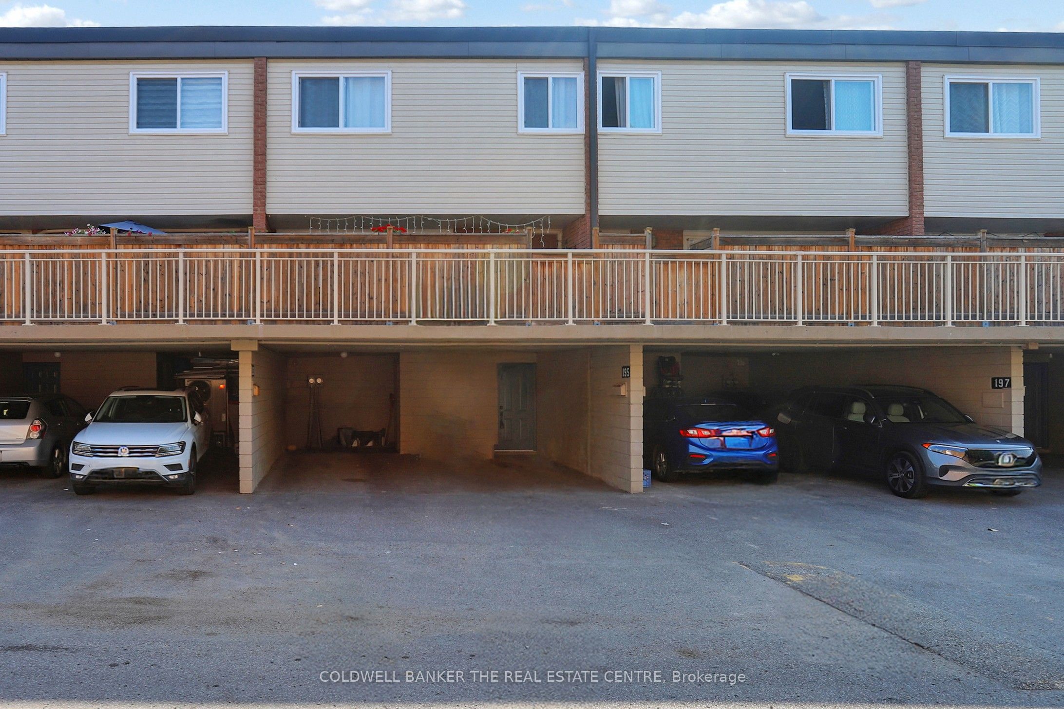 195 Milestone Cres Property Photo 41