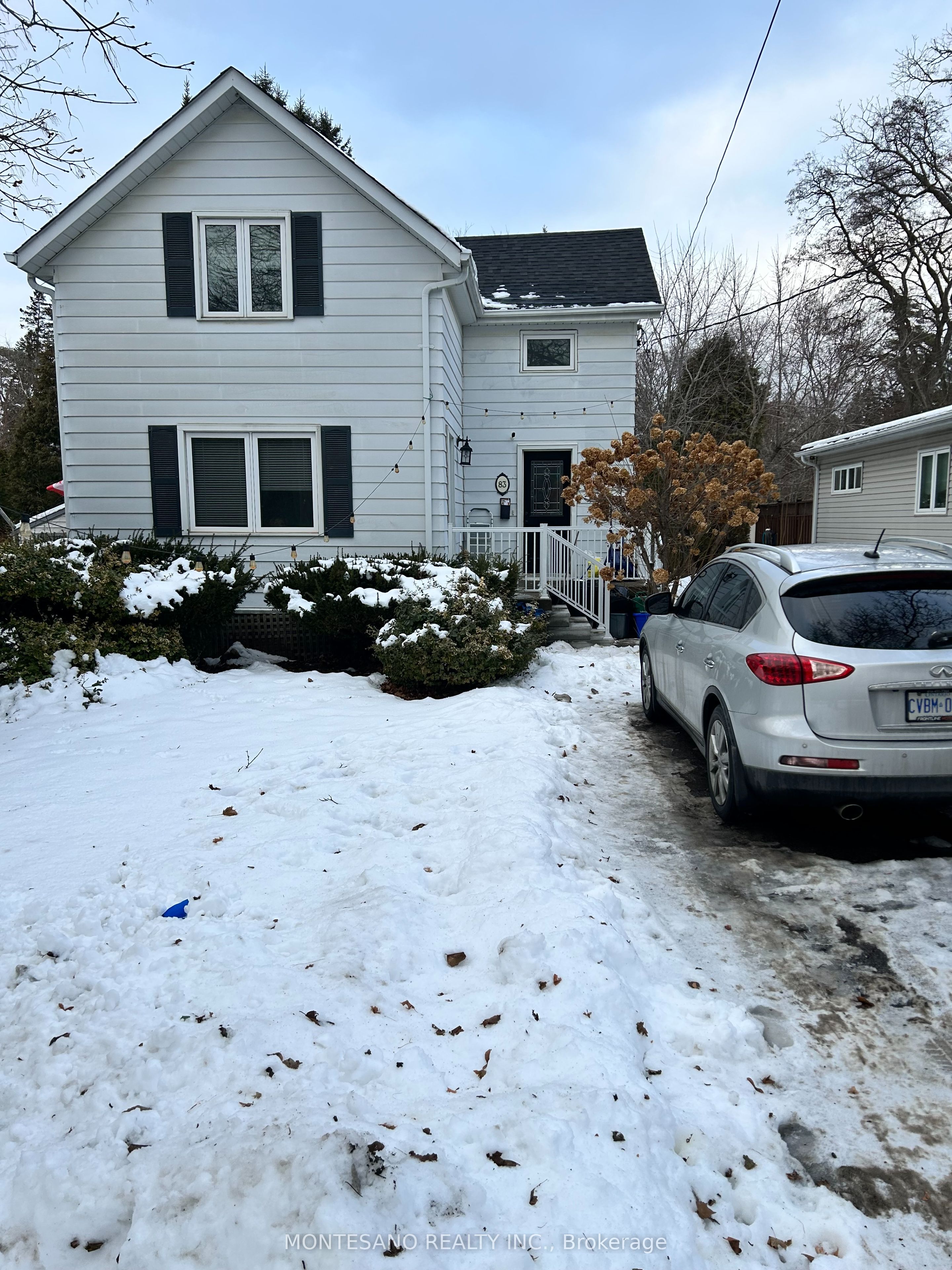 83 Arnold Cres Property Photo 1