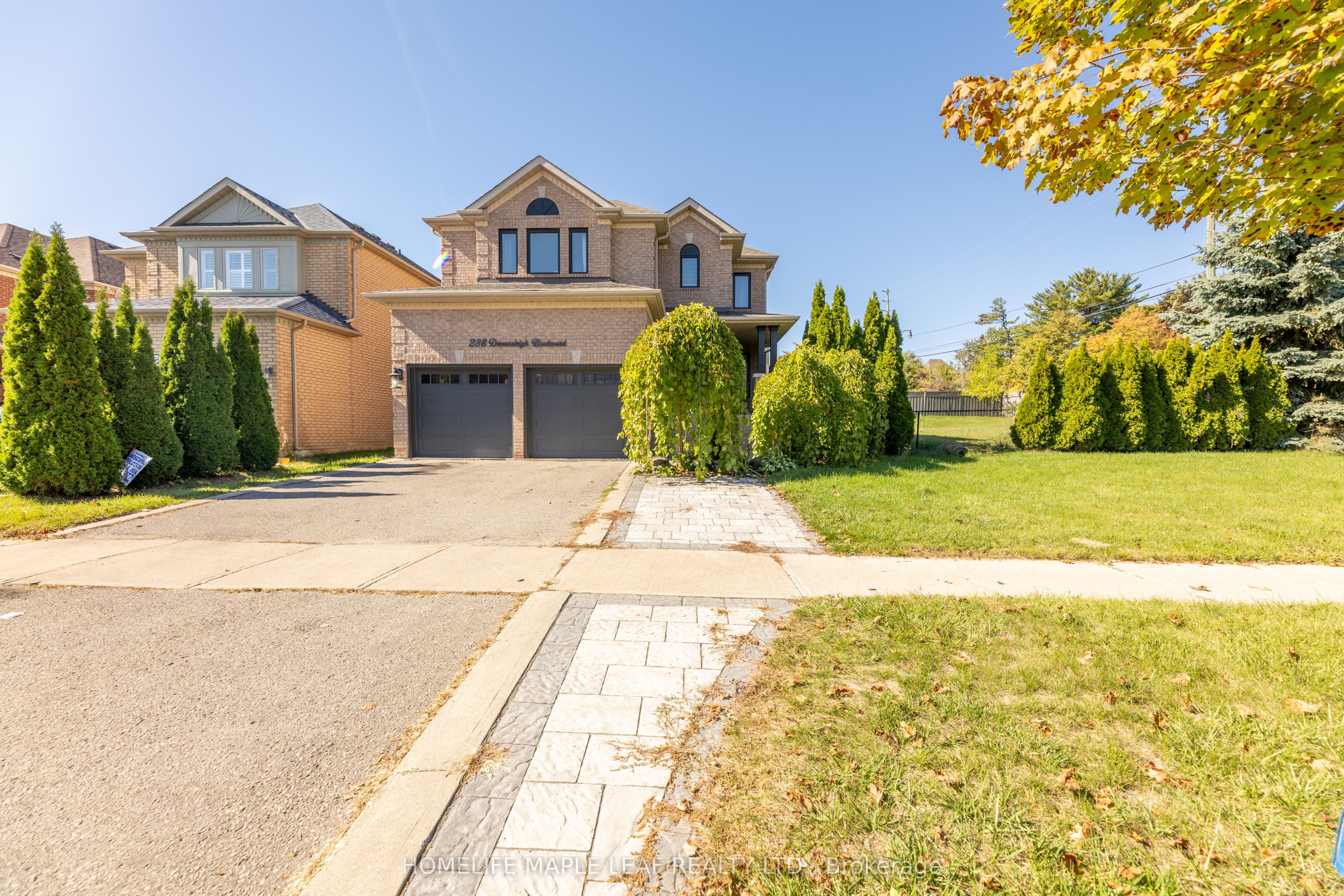 238 Devonsleigh Blvd