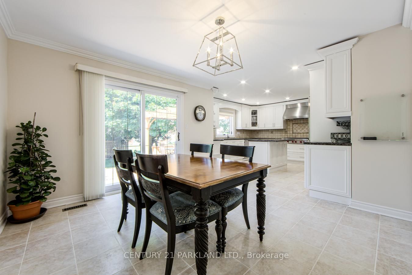 112 Strathearn Avenue Property Photo 13