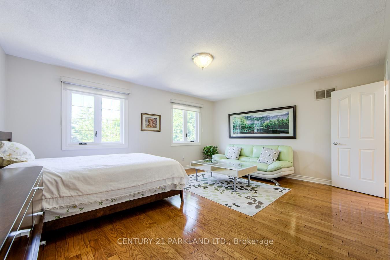 112 Strathearn Avenue Property Photo 29