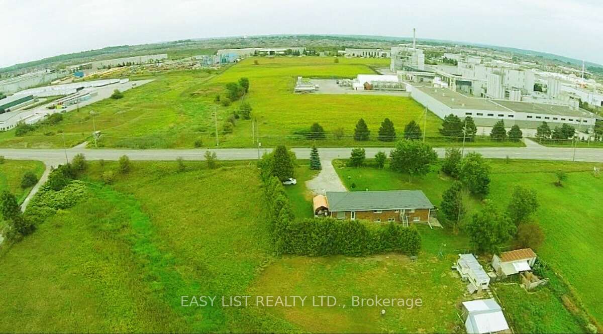 2878 10th Side Road Property Photo 1