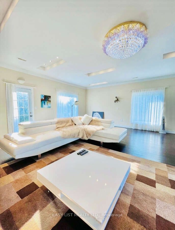 2878 10th Side Road Property Photo 4