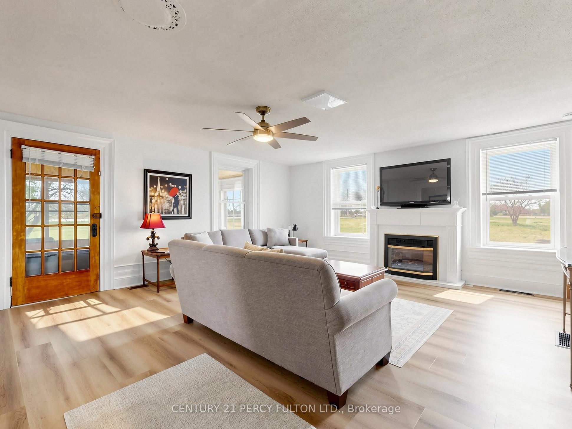 29018 Highway 48 Property Photo 6