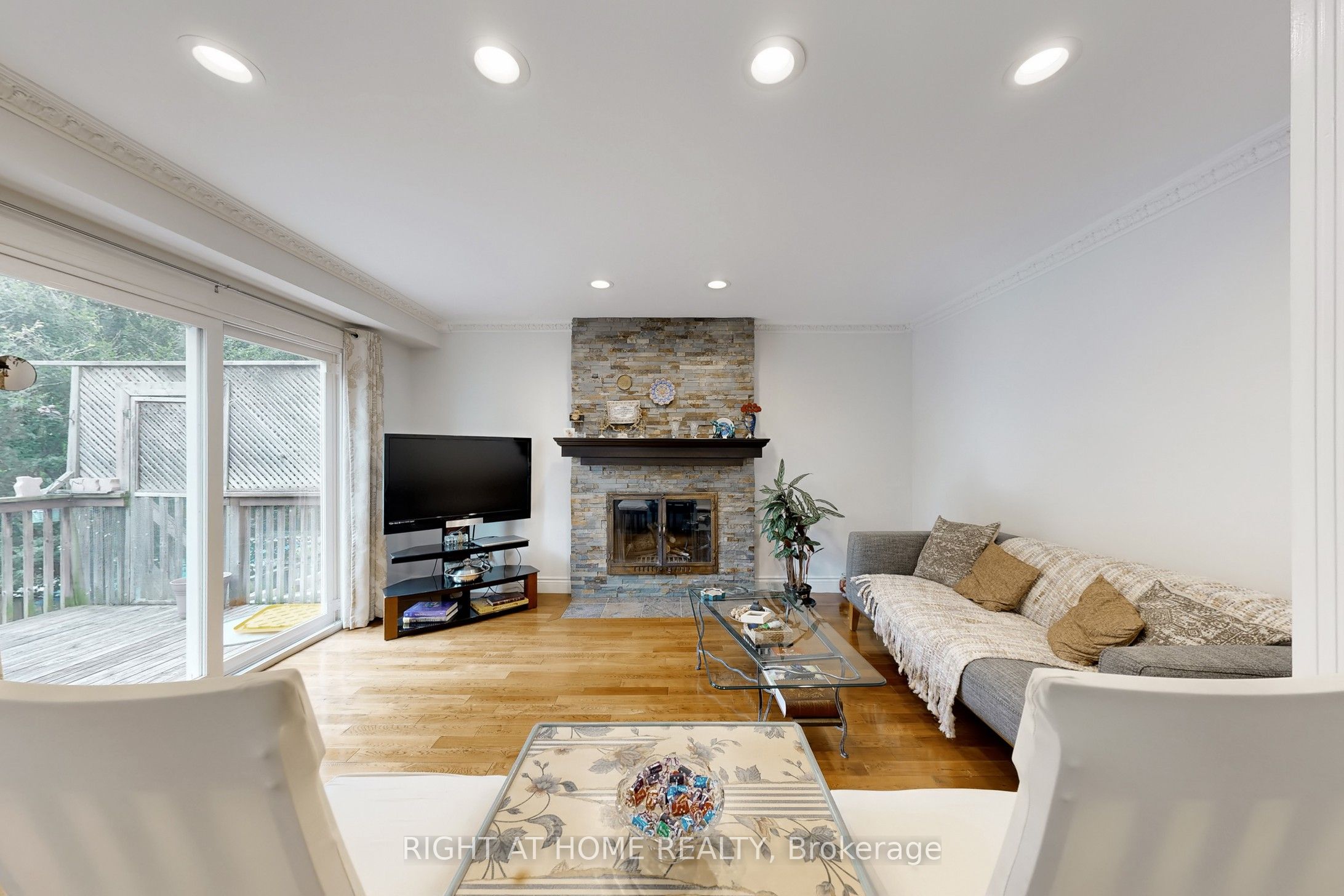 52 Breckonwood Crescent Property Photo 6
