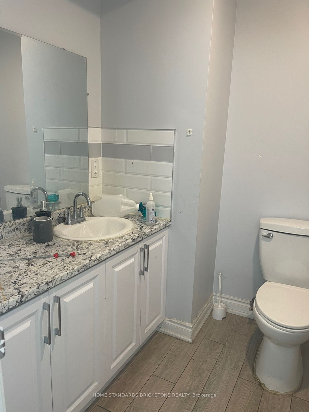 7061 Yonge Street 2c Property Photo 5
